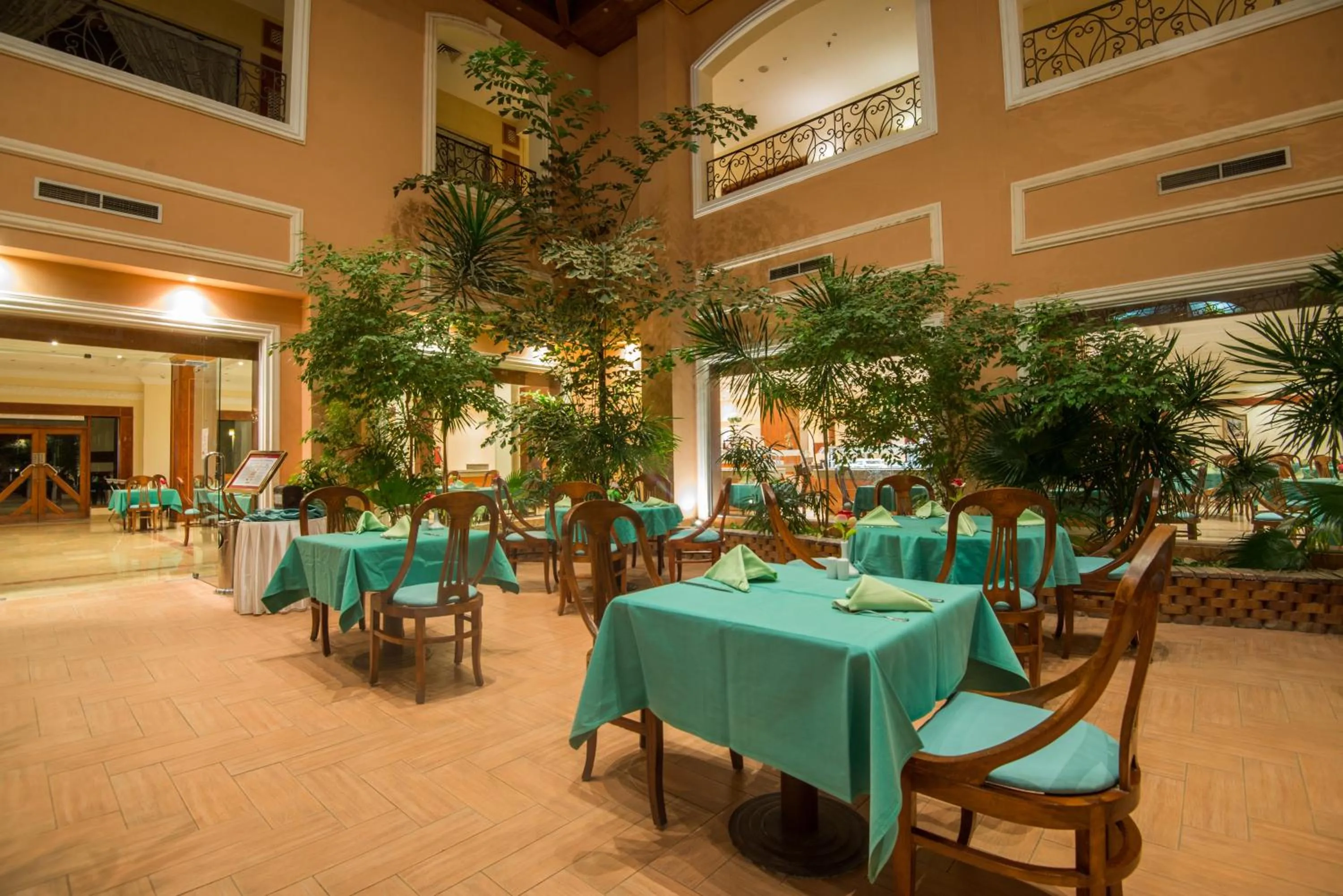 Restaurant/places to eat in Imperial Shams Abu Soma