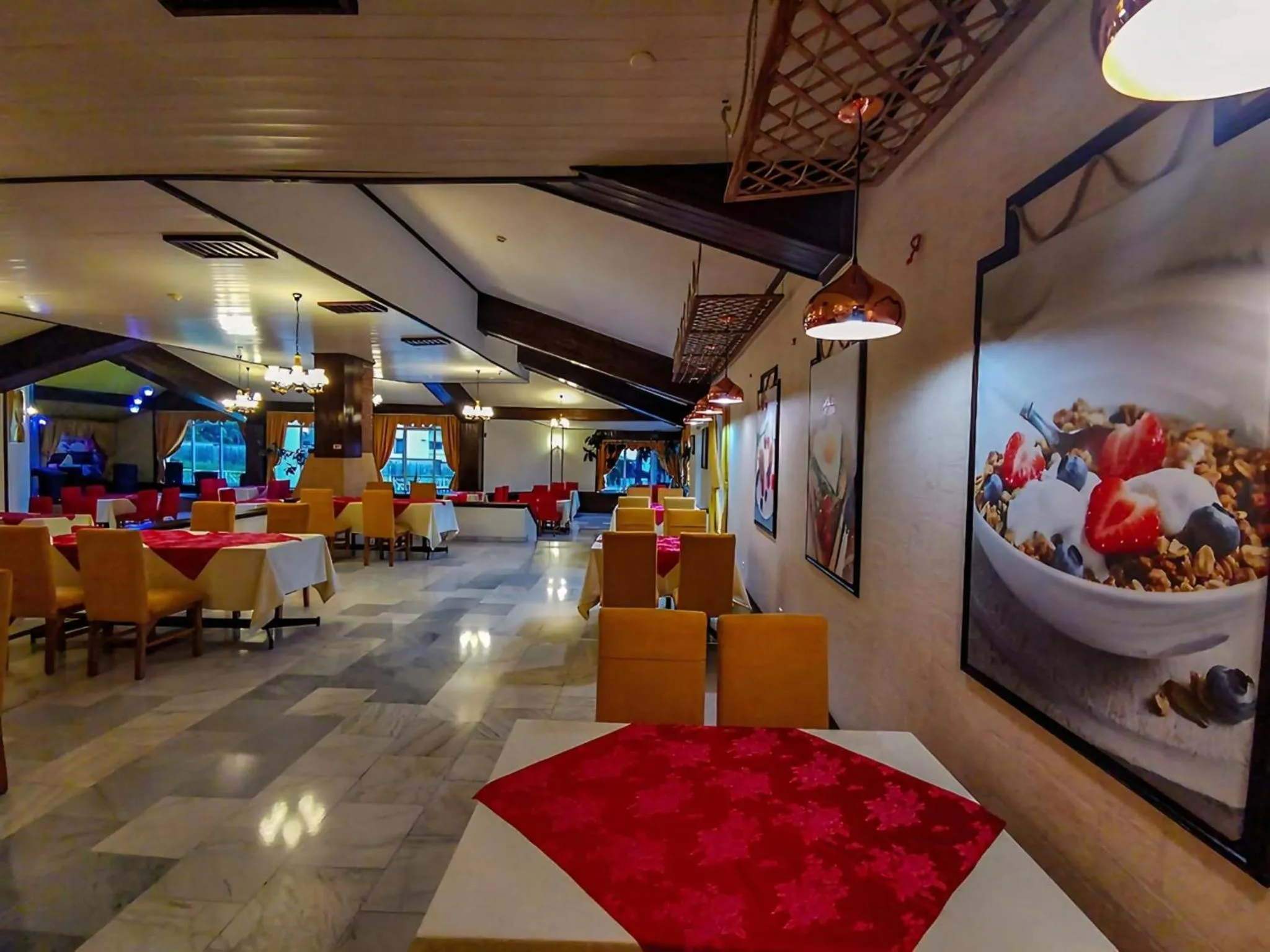 Restaurant/places to eat in Hotel Belvedere