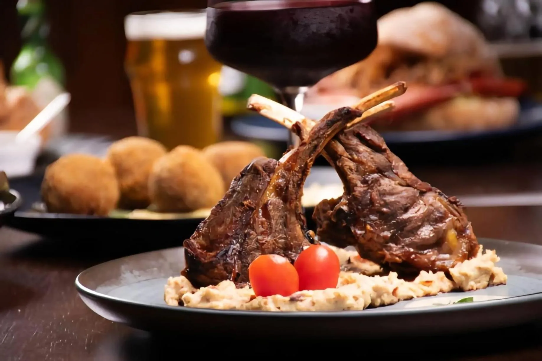 Restaurant/places to eat in Hotel Belvedere