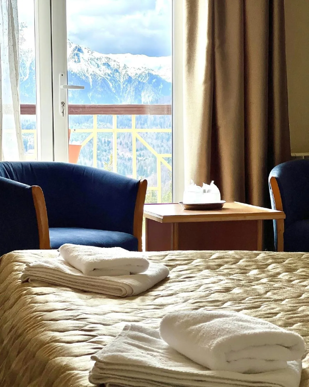 Mountain view, Bed in Hotel Belvedere