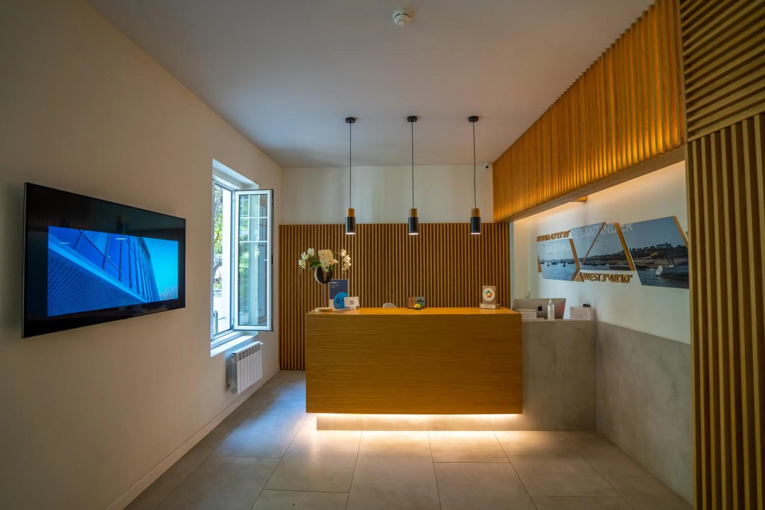 Lobby or reception in Sercotel El Balcón de la Bahía Suites