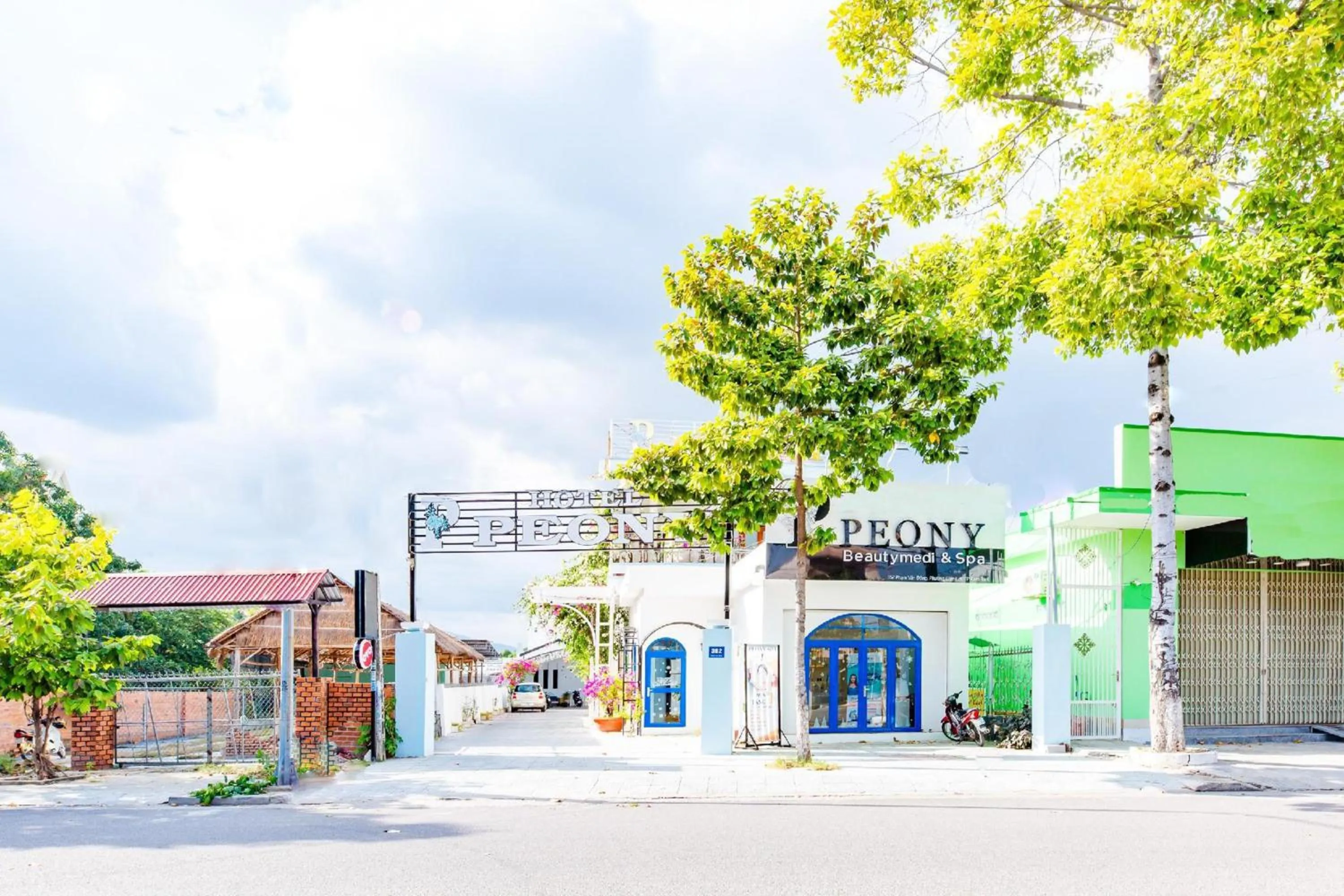 Neighbourhood in Super OYO 598 Peony Hotel