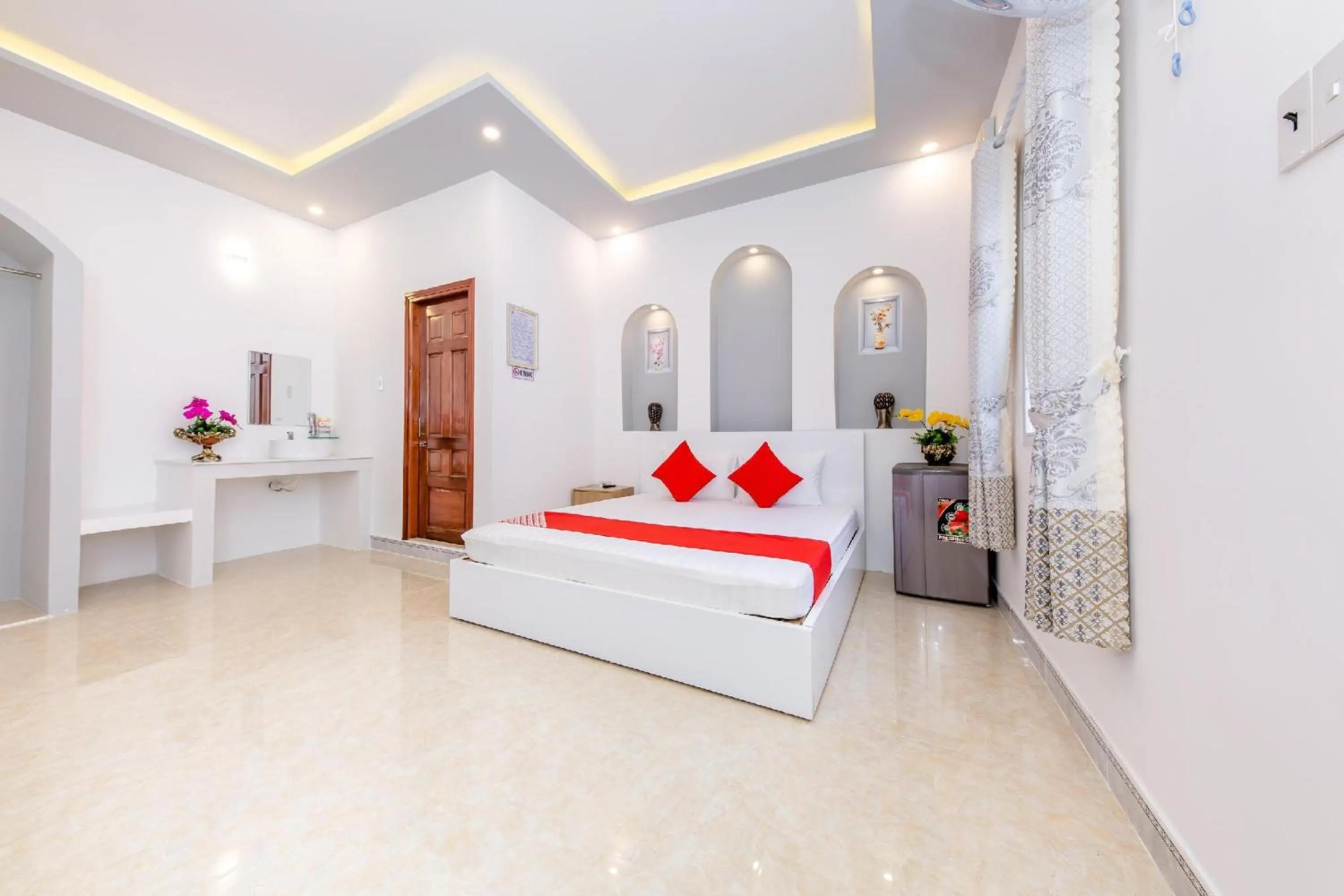 Photo of the whole room, Bed in Super OYO 598 Peony Hotel