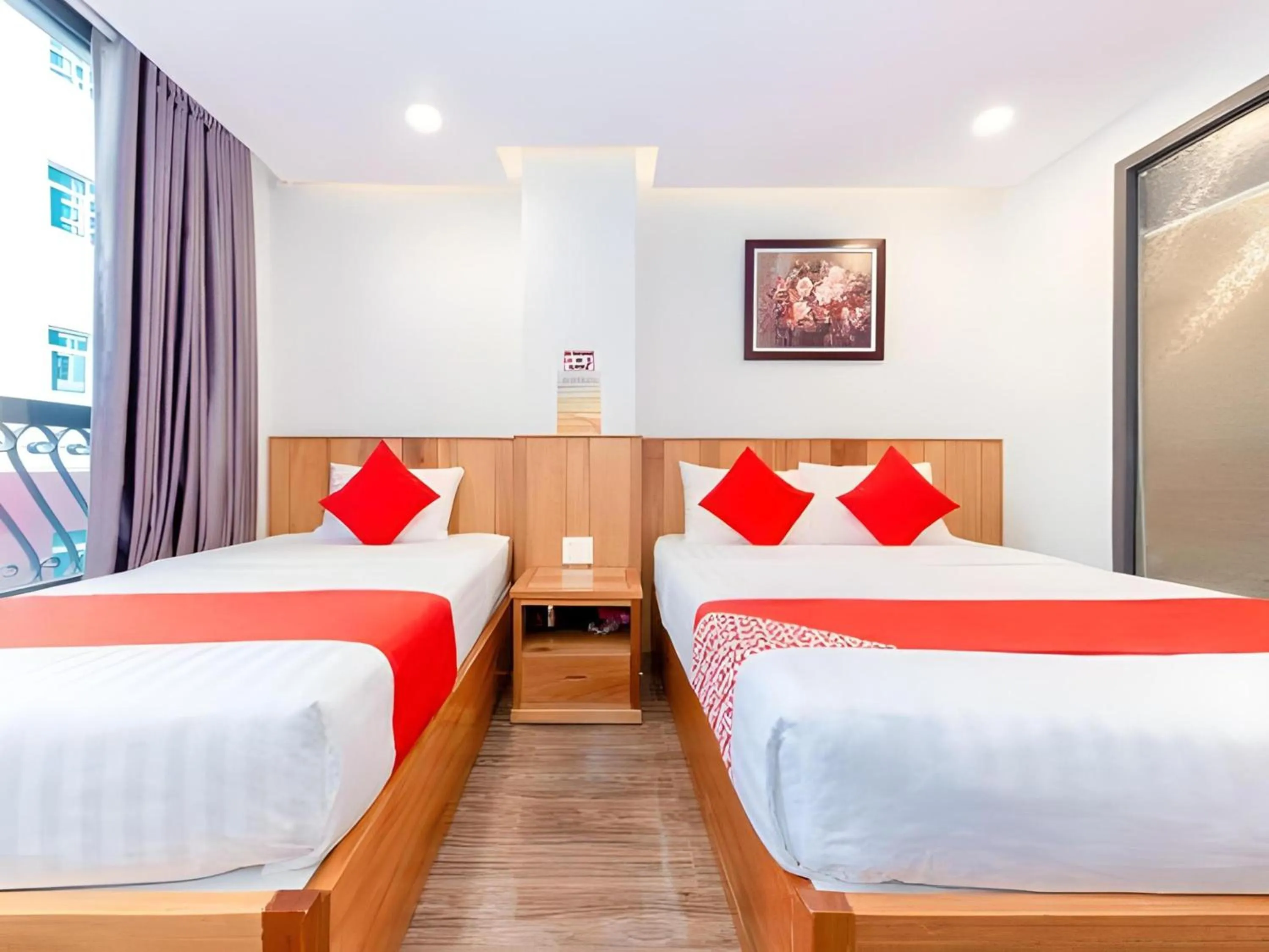 Photo of the whole room, Bed in Super OYO 598 Peony Hotel