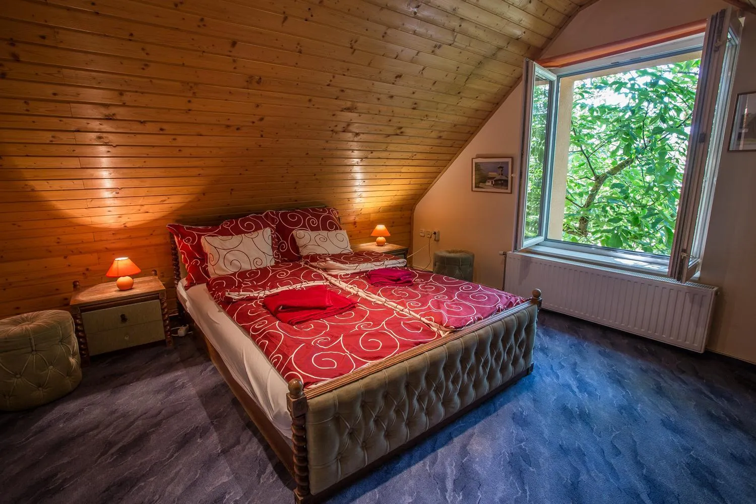 Bed in Nyirfa Apartmanház Döröske