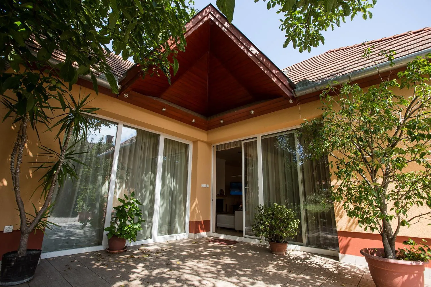 Property building in Nyirfa Apartmanház Döröske