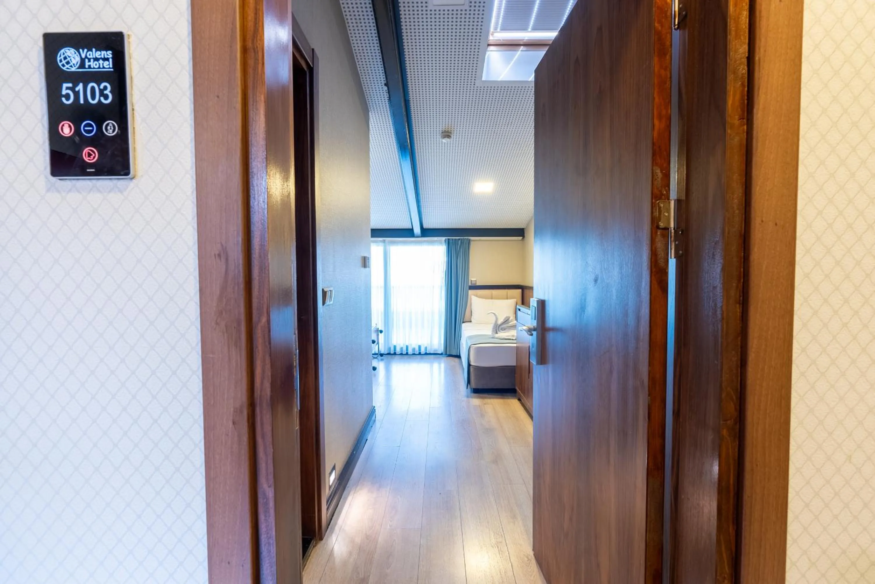 Photo of the whole room in Valens Hotel Downtown