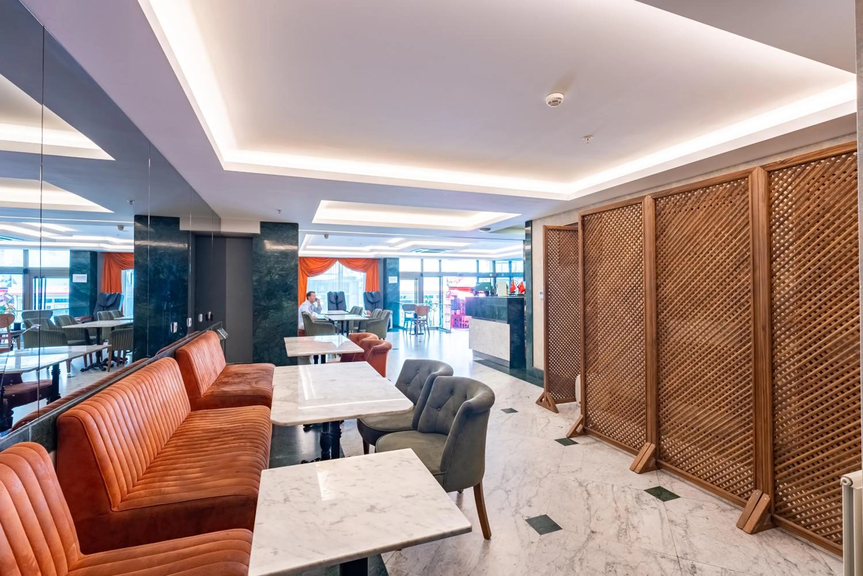 Restaurant/places to eat in Valens Hotel Downtown