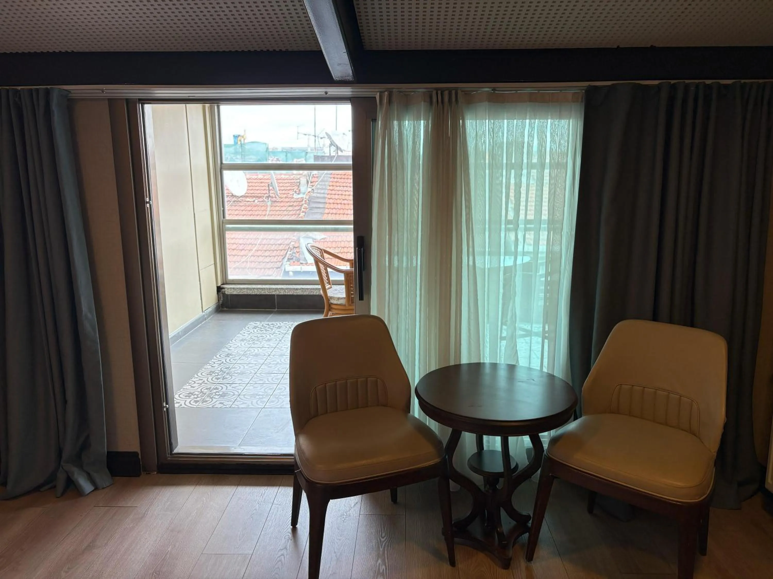 Living room in Valens Hotel Downtown