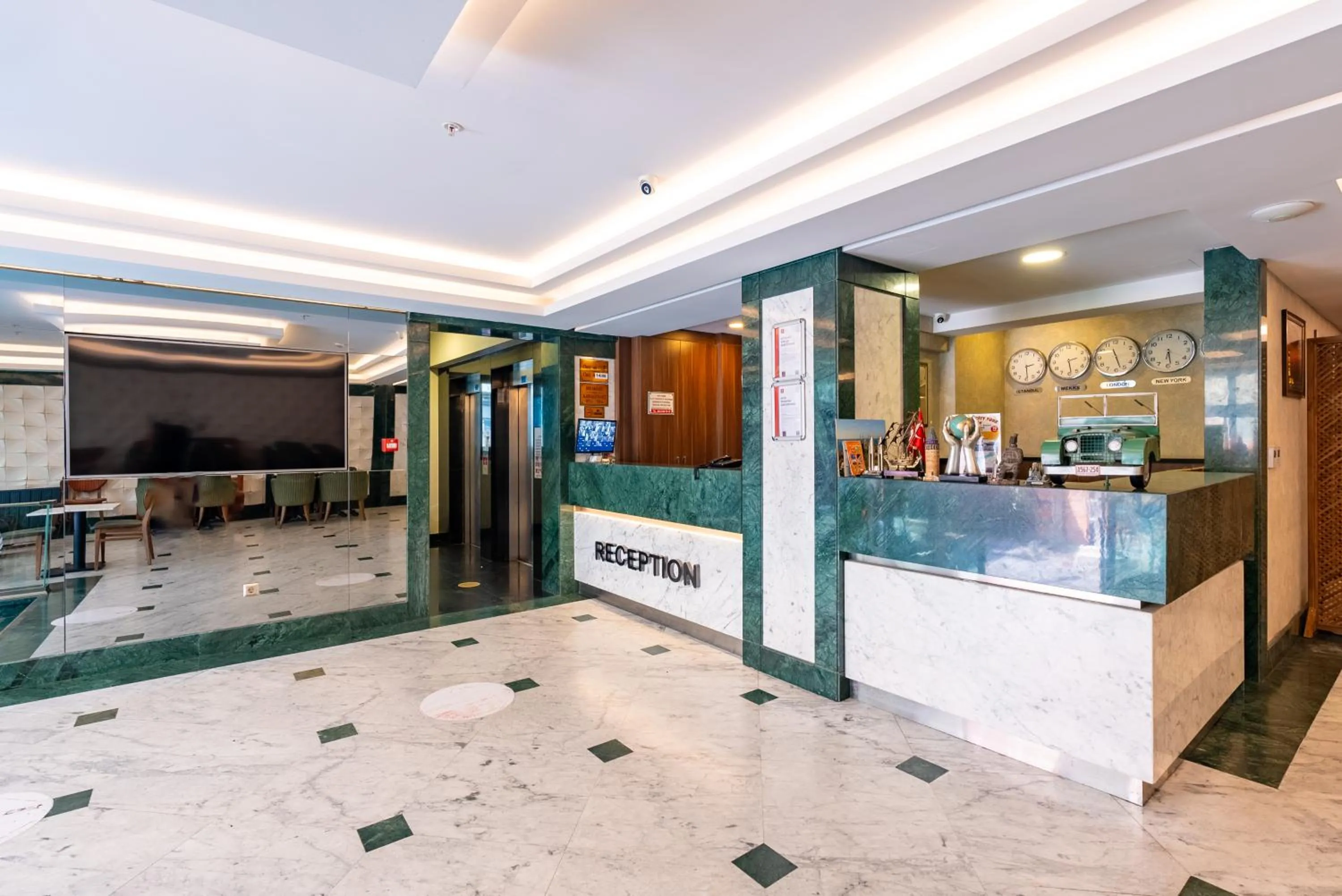 Lobby or reception in Valens Hotel Downtown