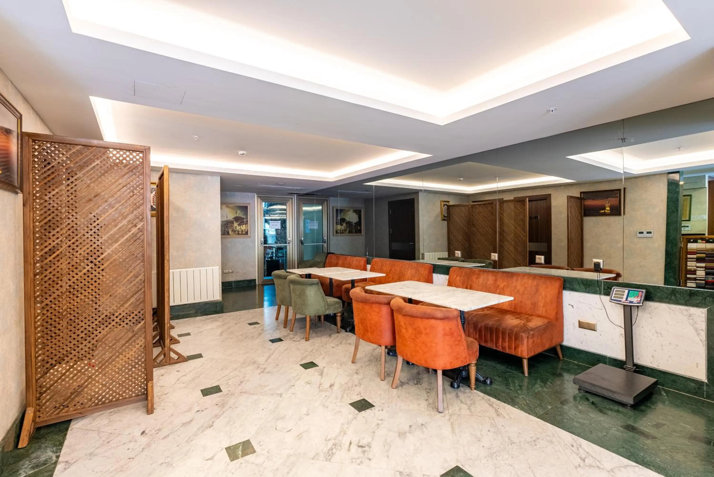 Kitchen or kitchenette in Valens Hotel Downtown