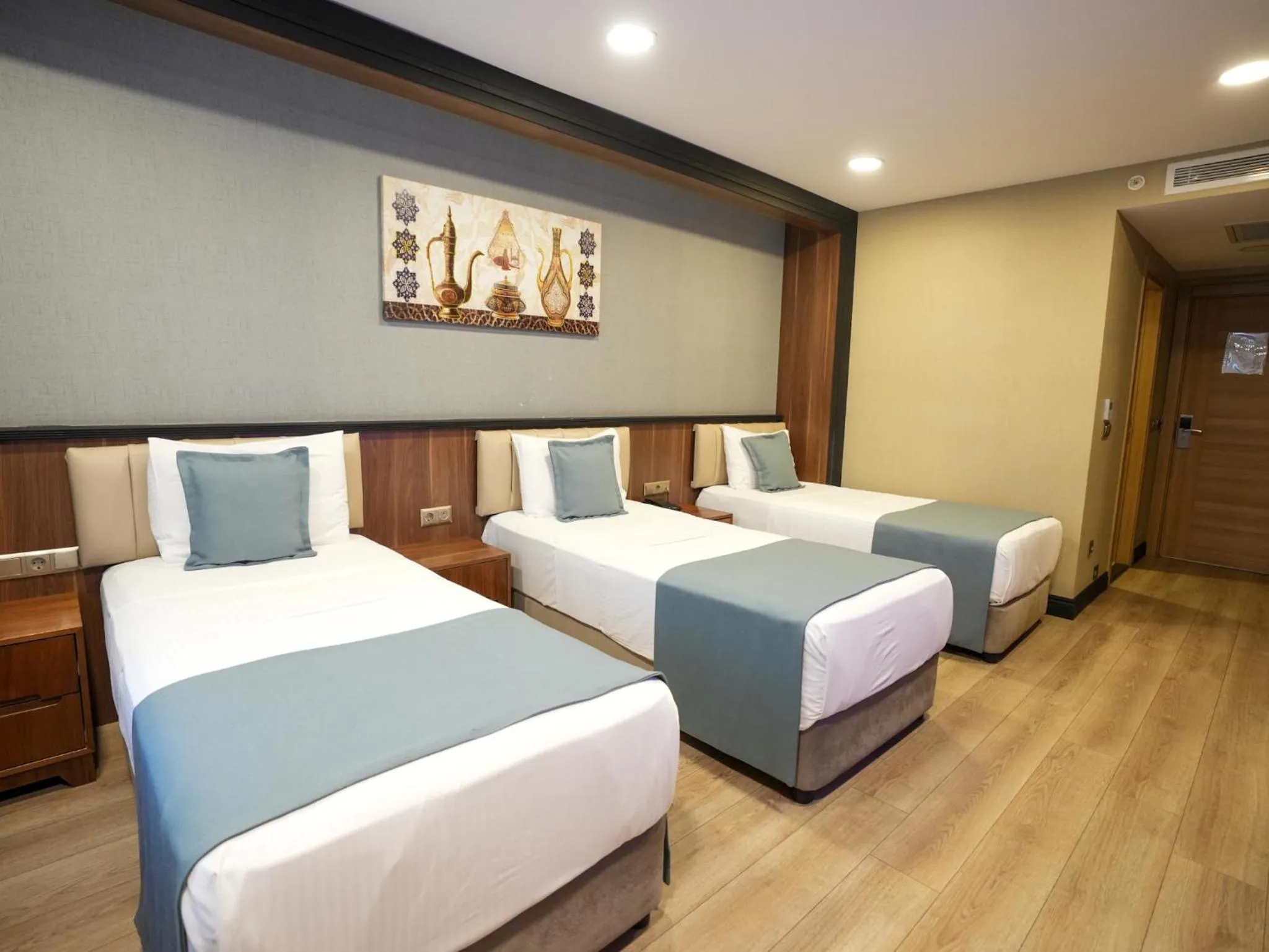 Bed in Valens Hotel Downtown