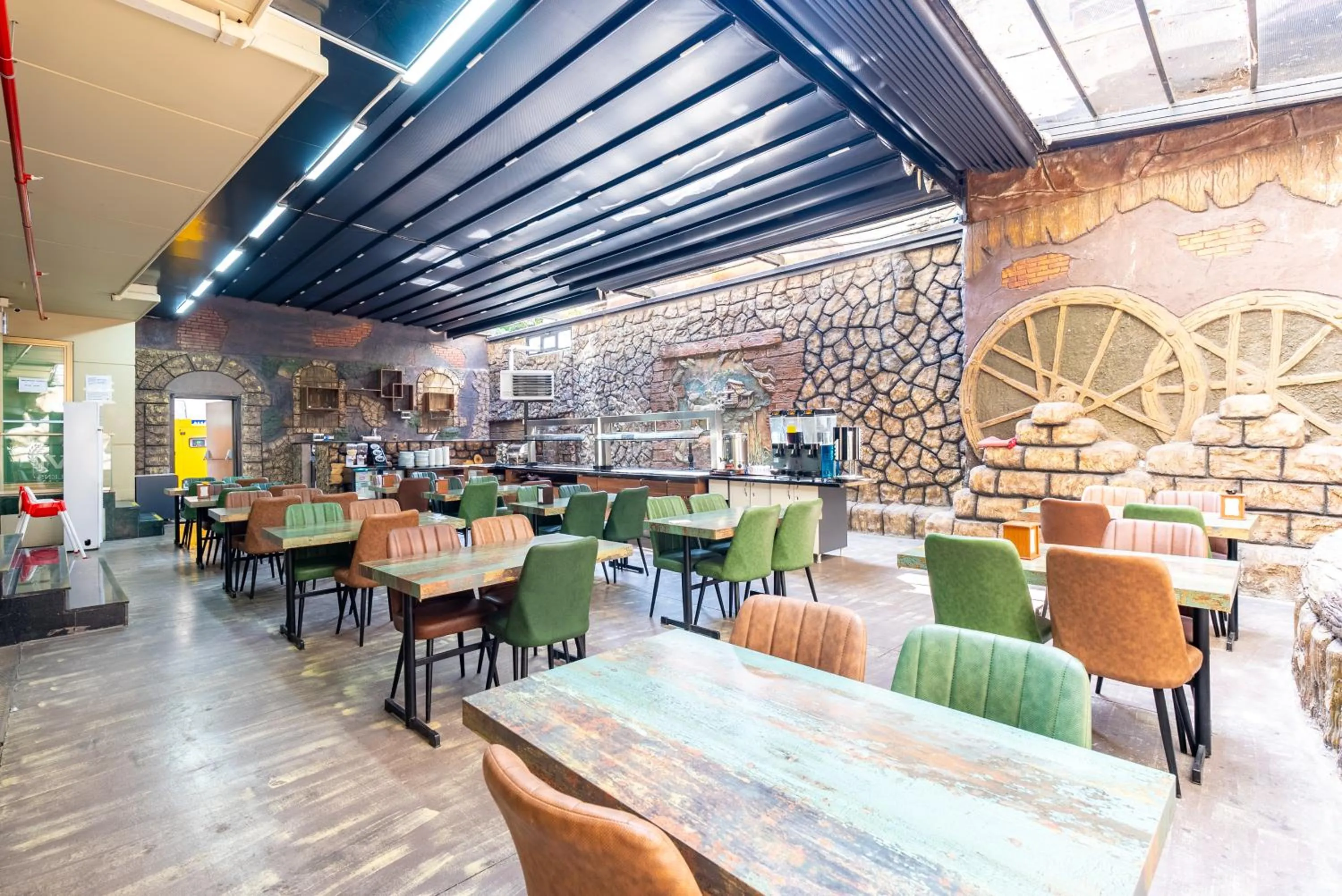 Restaurant/places to eat in Valens Hotel Downtown