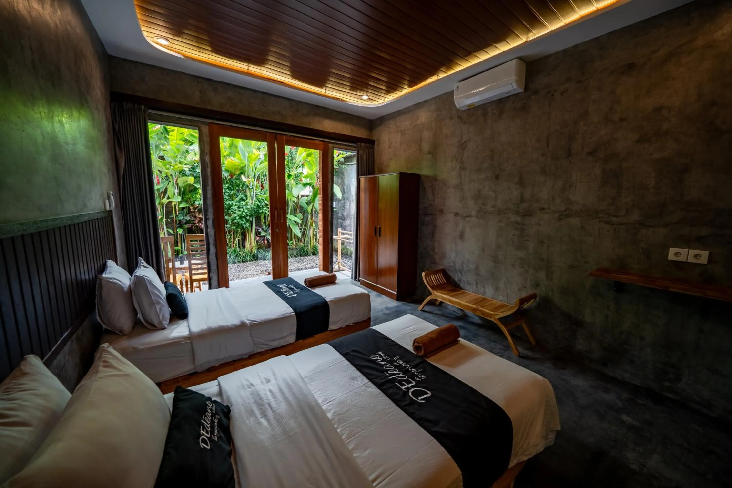 Bed in Dedeane Hotel & Yoga Retreat