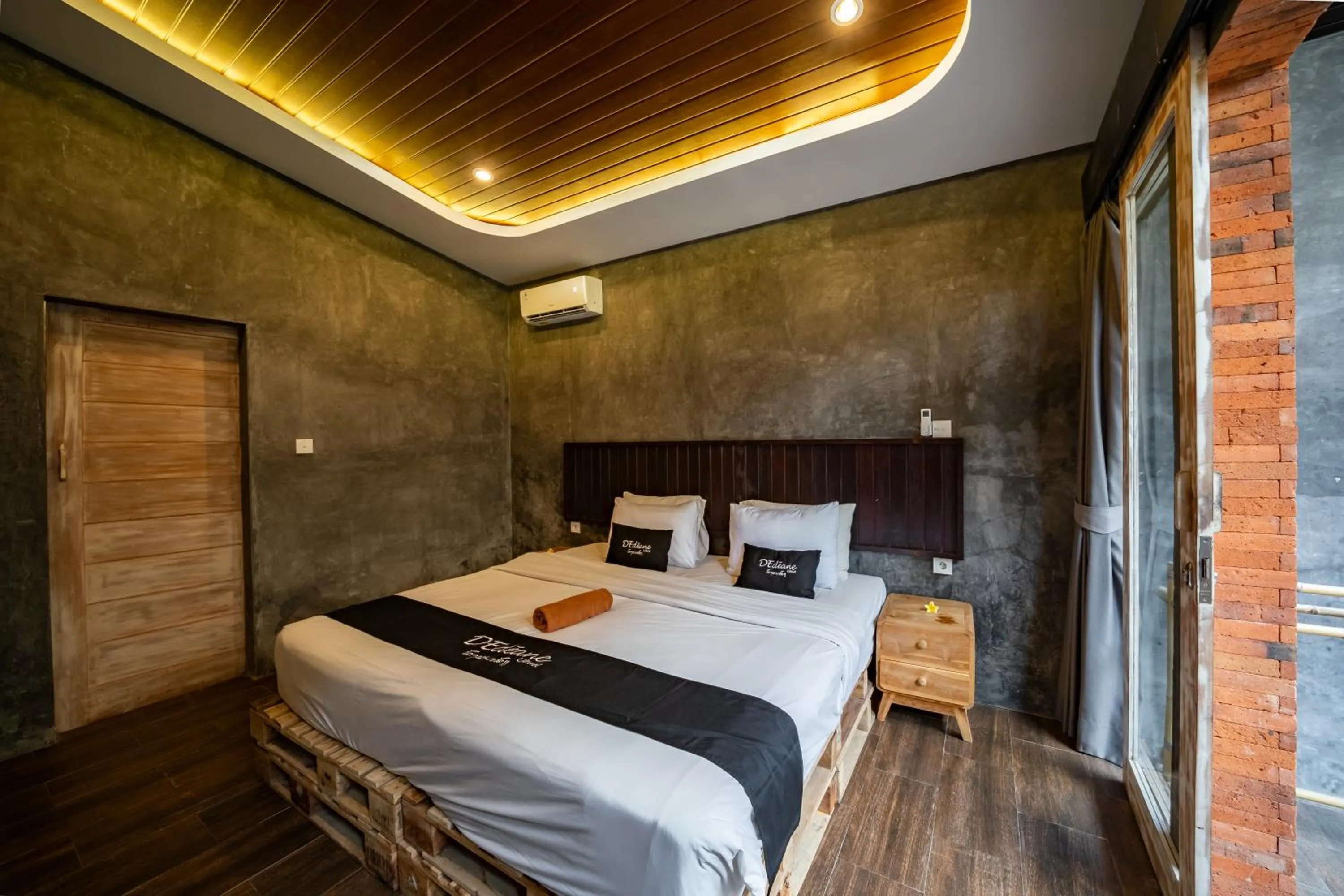 Bed in Dedeane Hotel & Yoga Retreat