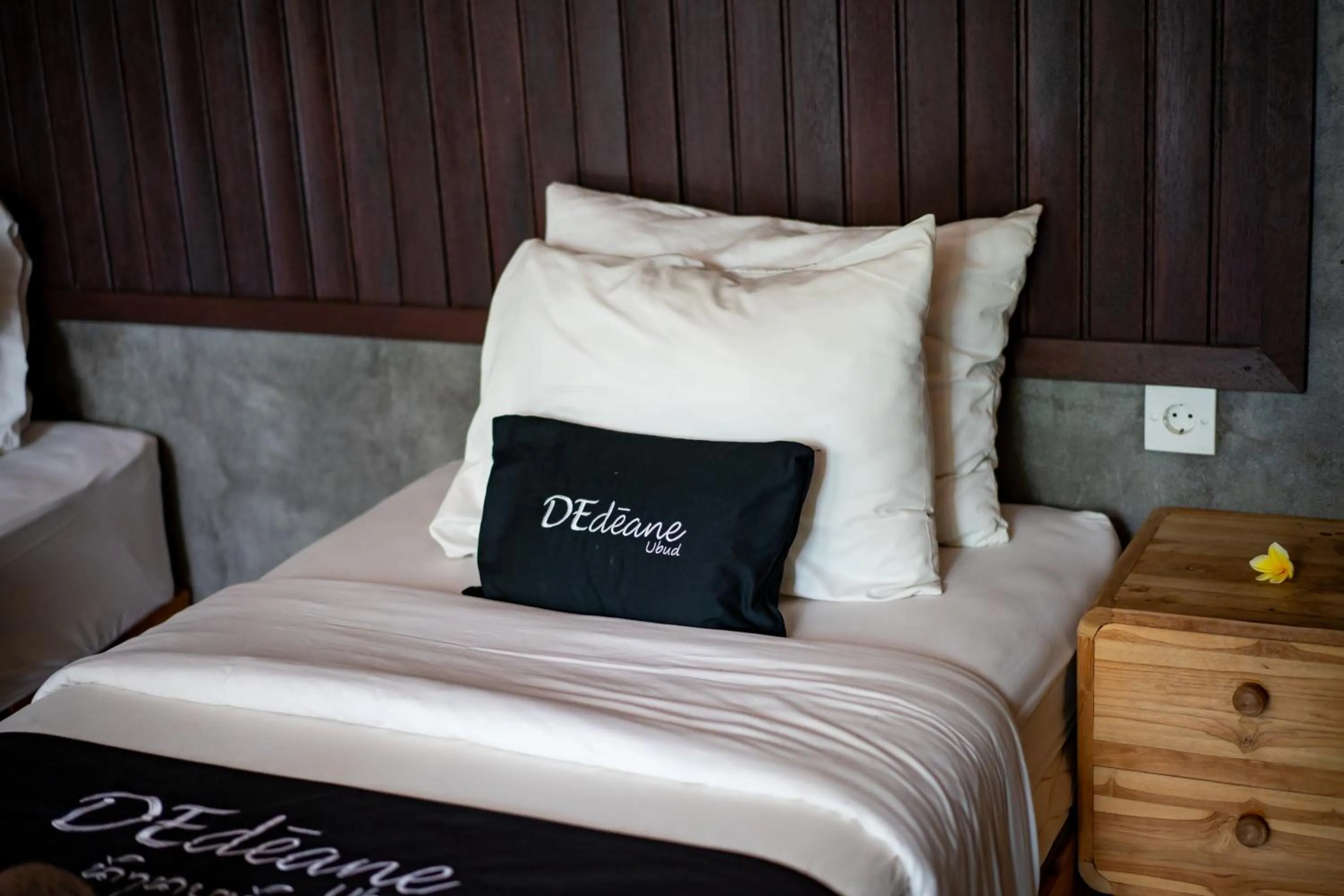 Bed in Dedeane Hotel & Yoga Retreat