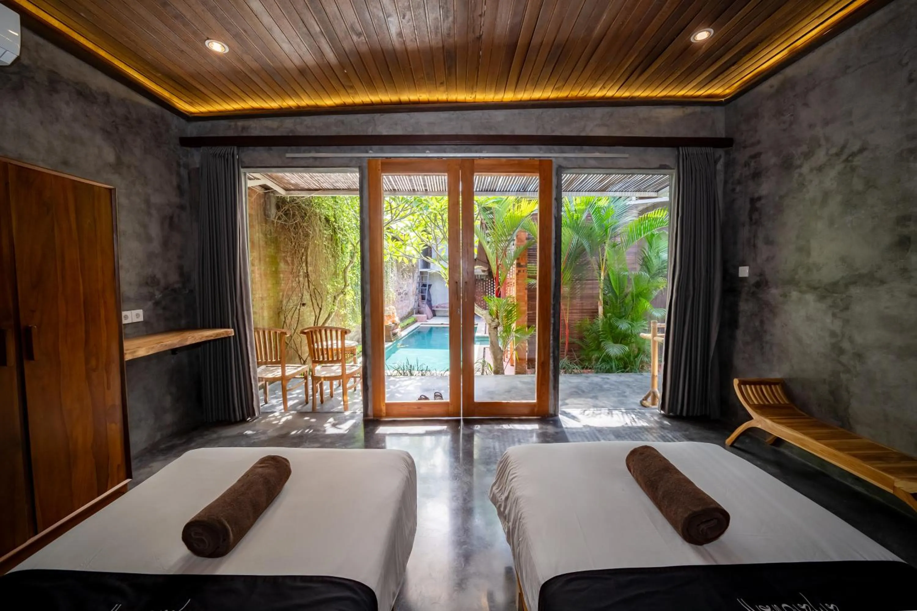 Bed in Dedeane Hotel & Yoga Retreat