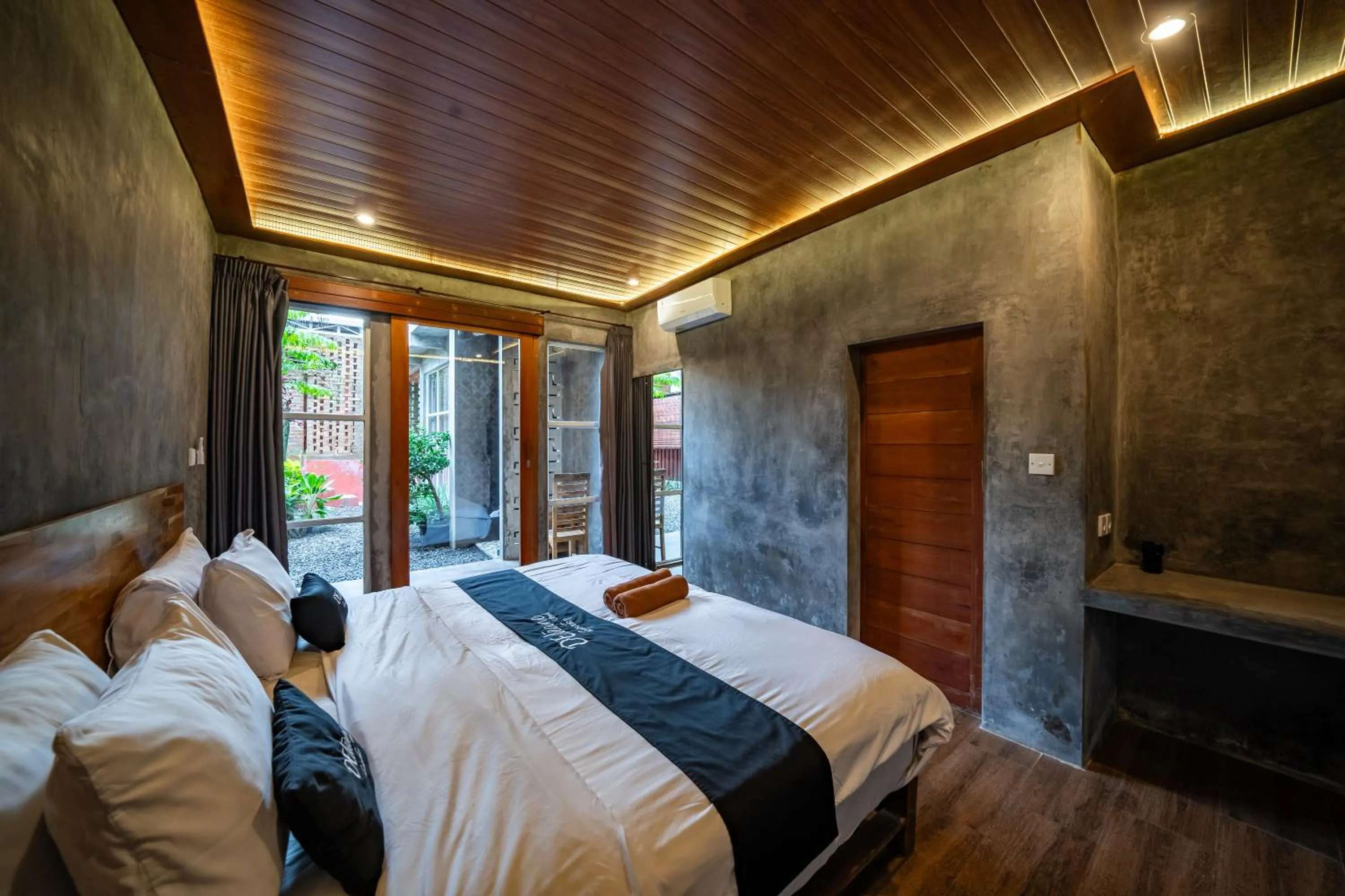 Bed in Dedeane Hotel & Yoga Retreat