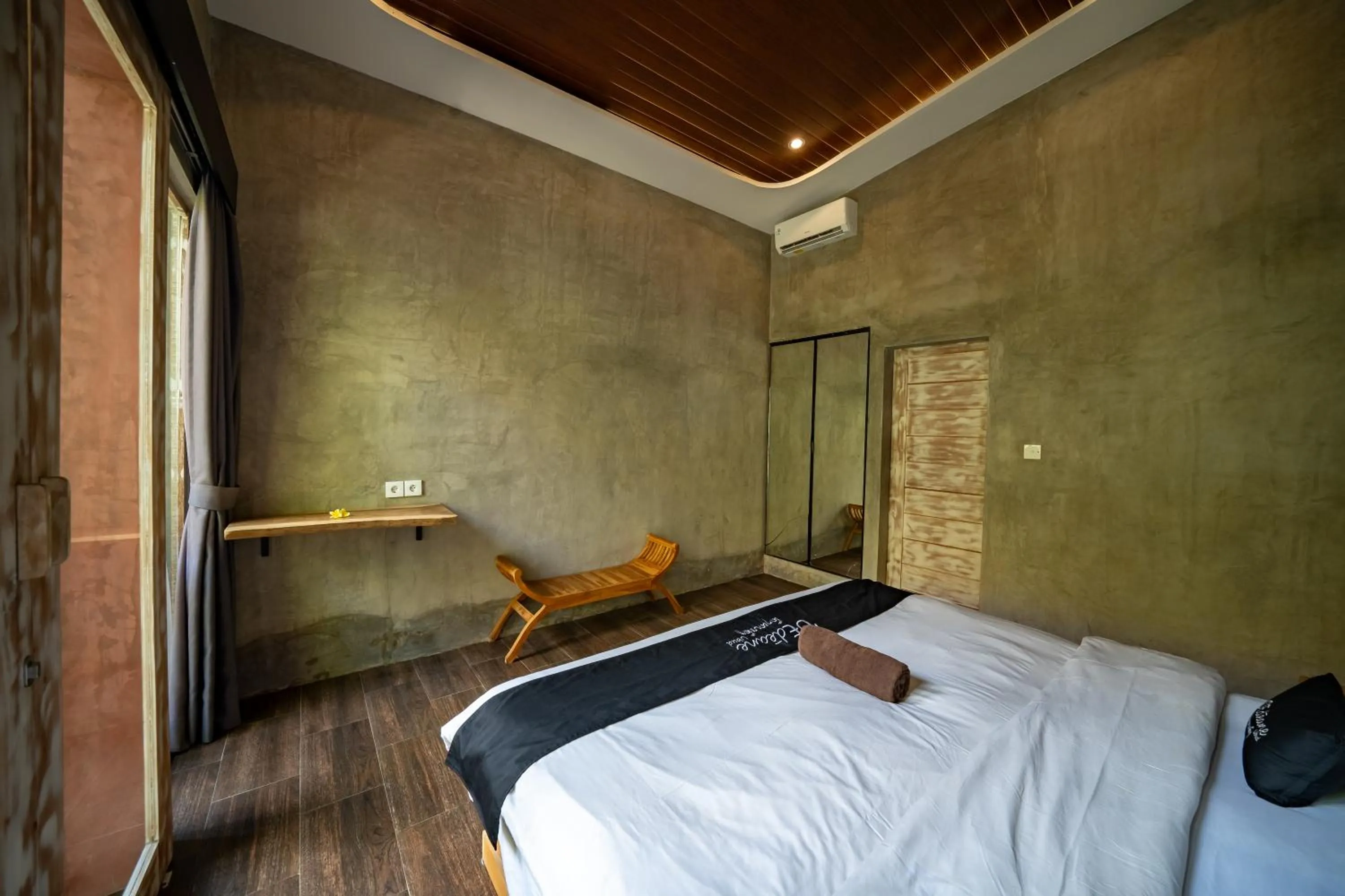 Bed in Dedeane Hotel & Yoga Retreat