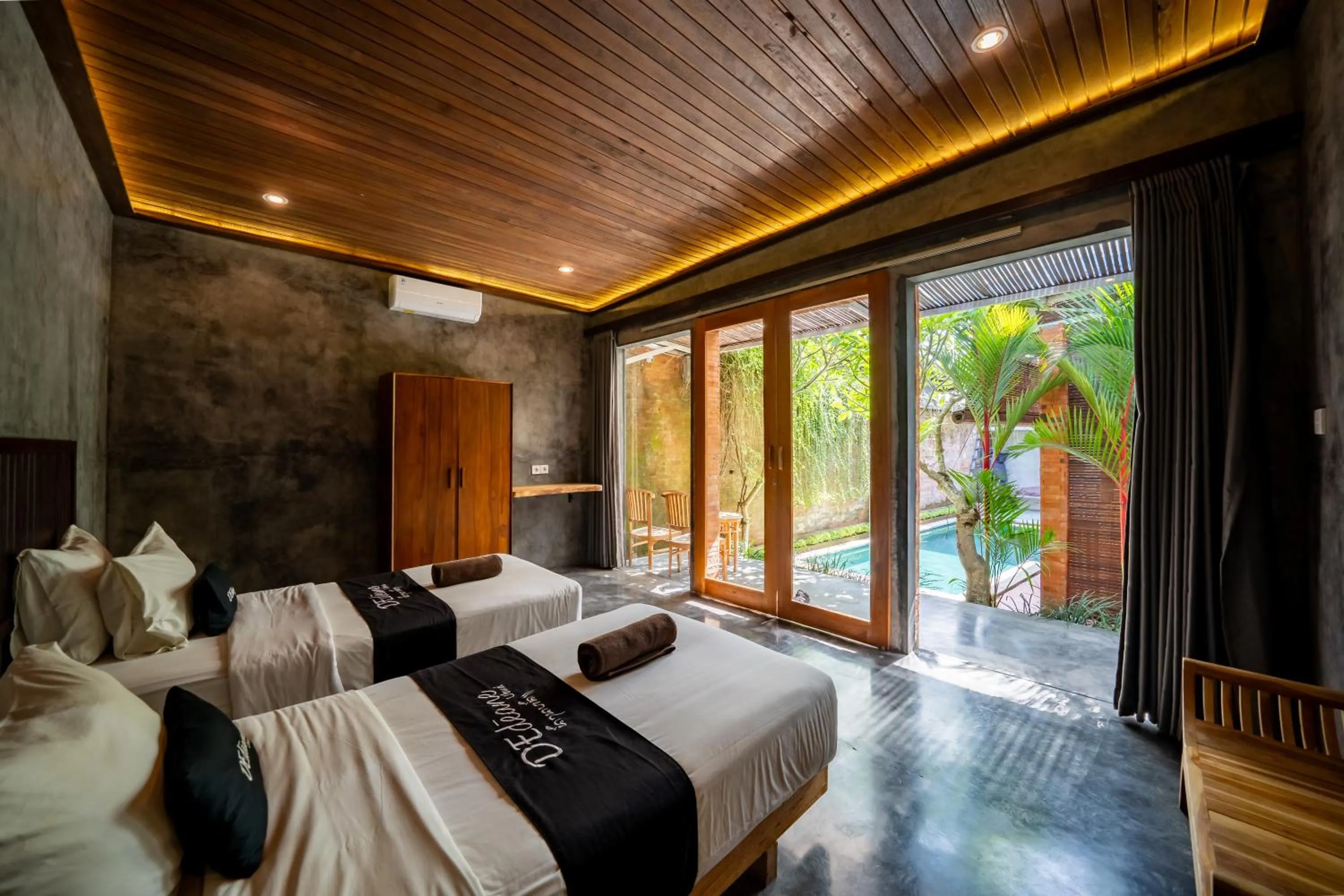 Bed in Dedeane Hotel & Yoga Retreat