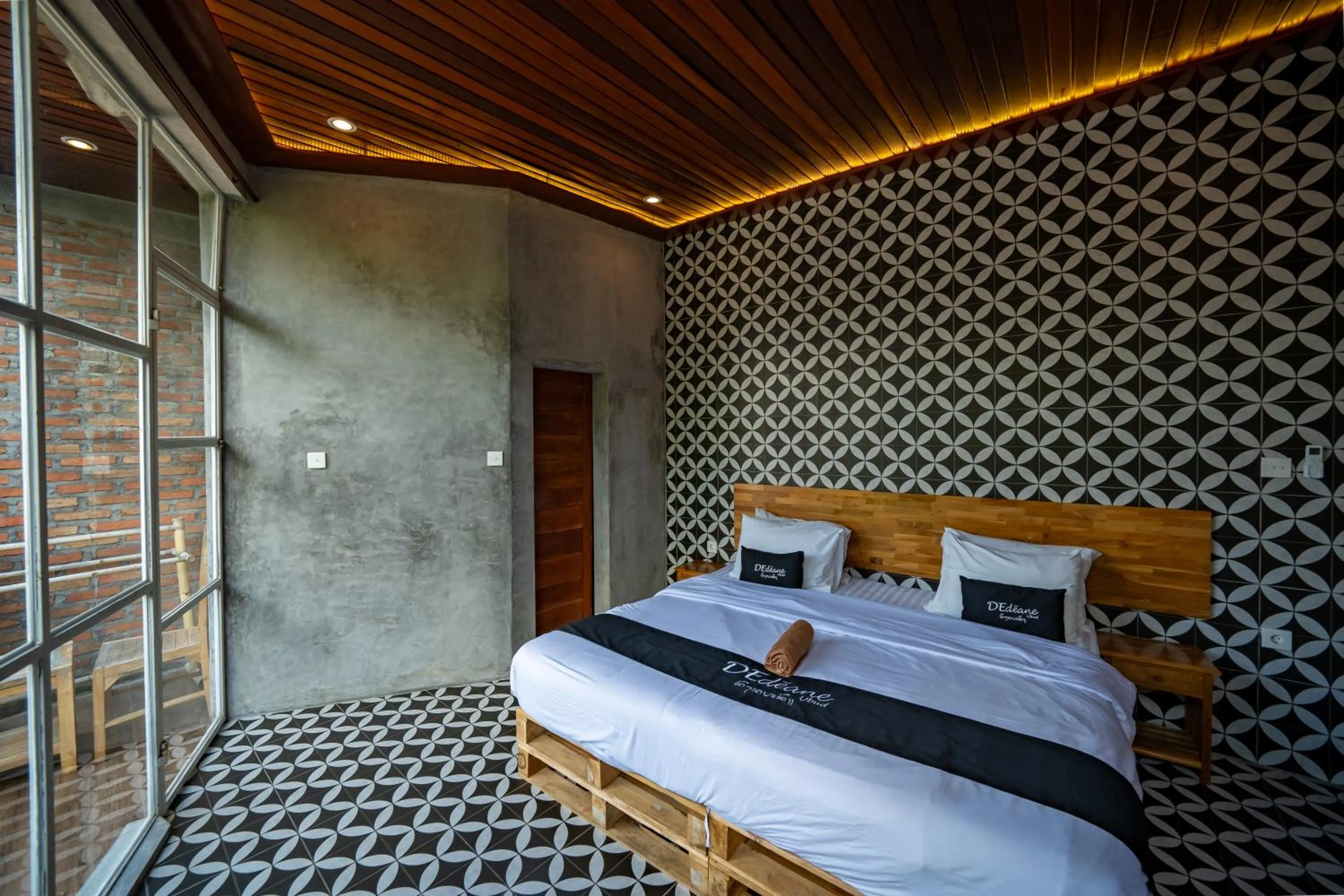 Bed in Dedeane Hotel & Yoga Retreat