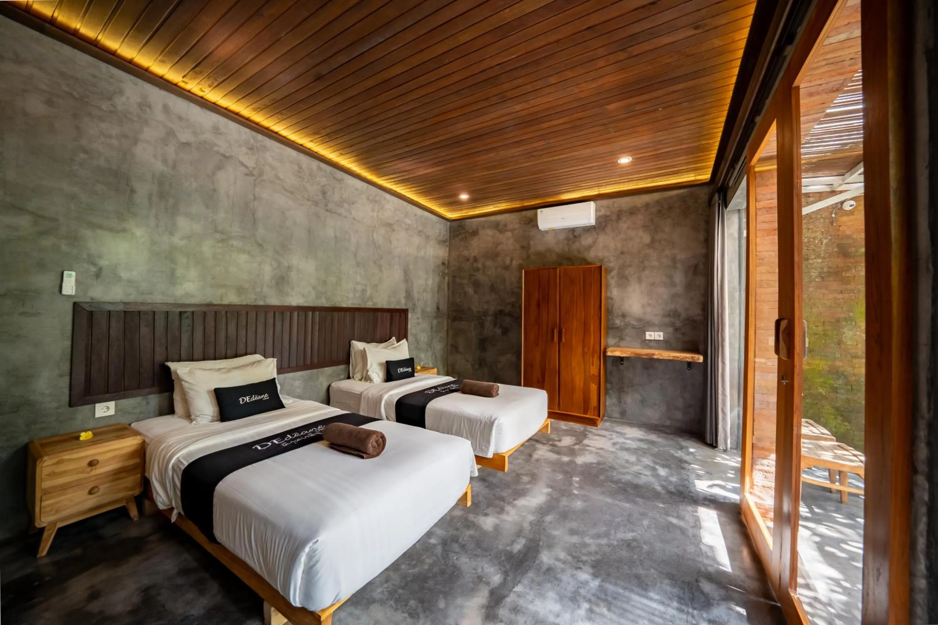 Bed in Dedeane Hotel & Yoga Retreat