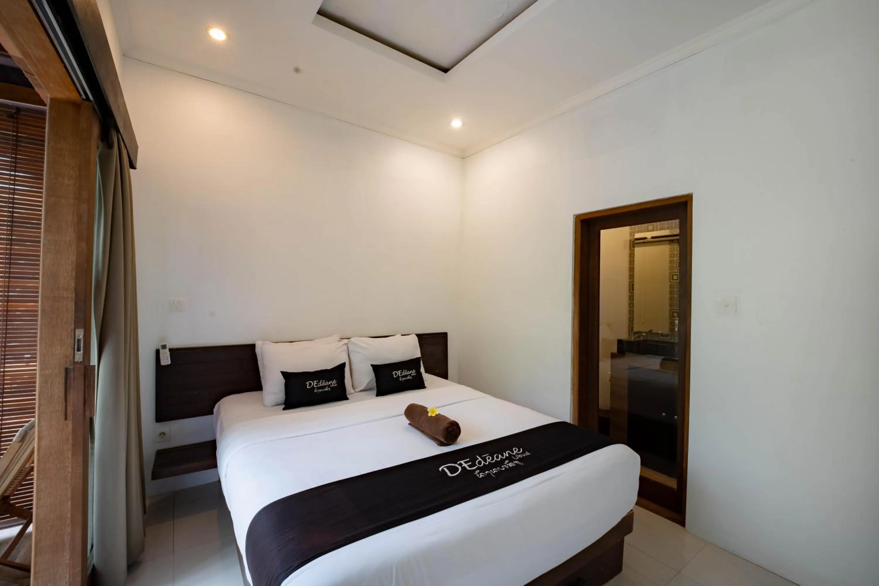 Bed in Dedeane Hotel & Yoga Retreat