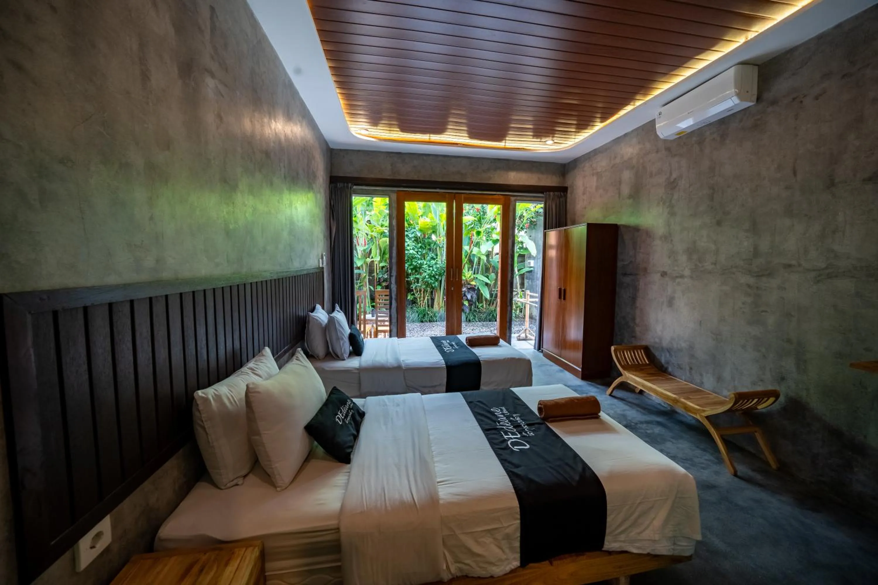 Bed in Dedeane Hotel & Yoga Retreat