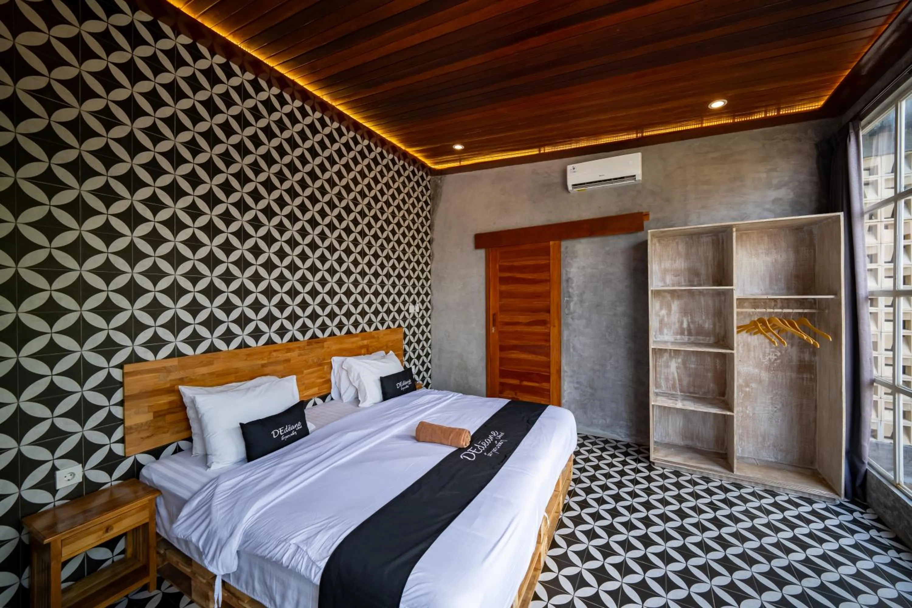 Bed in Dedeane Hotel & Yoga Retreat