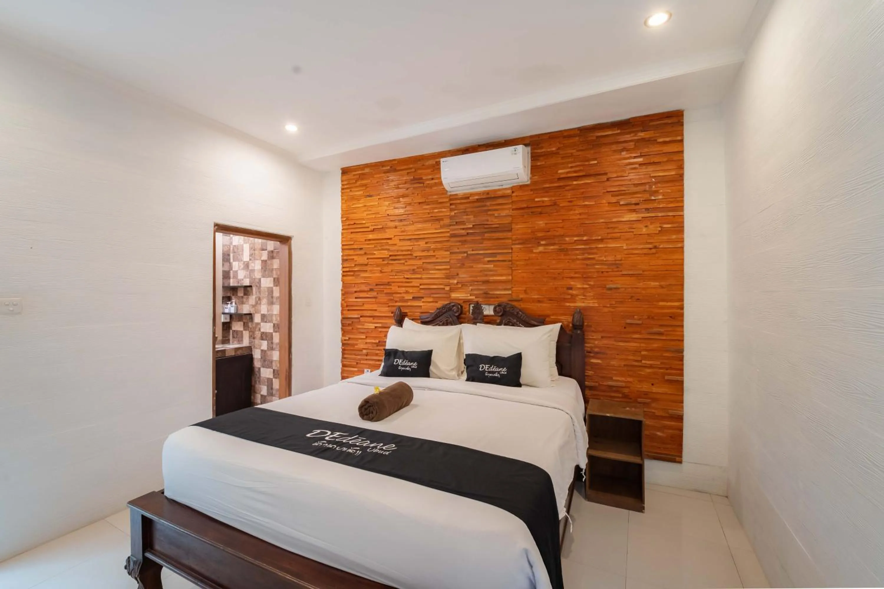 Bed in Dedeane Hotel & Yoga Retreat