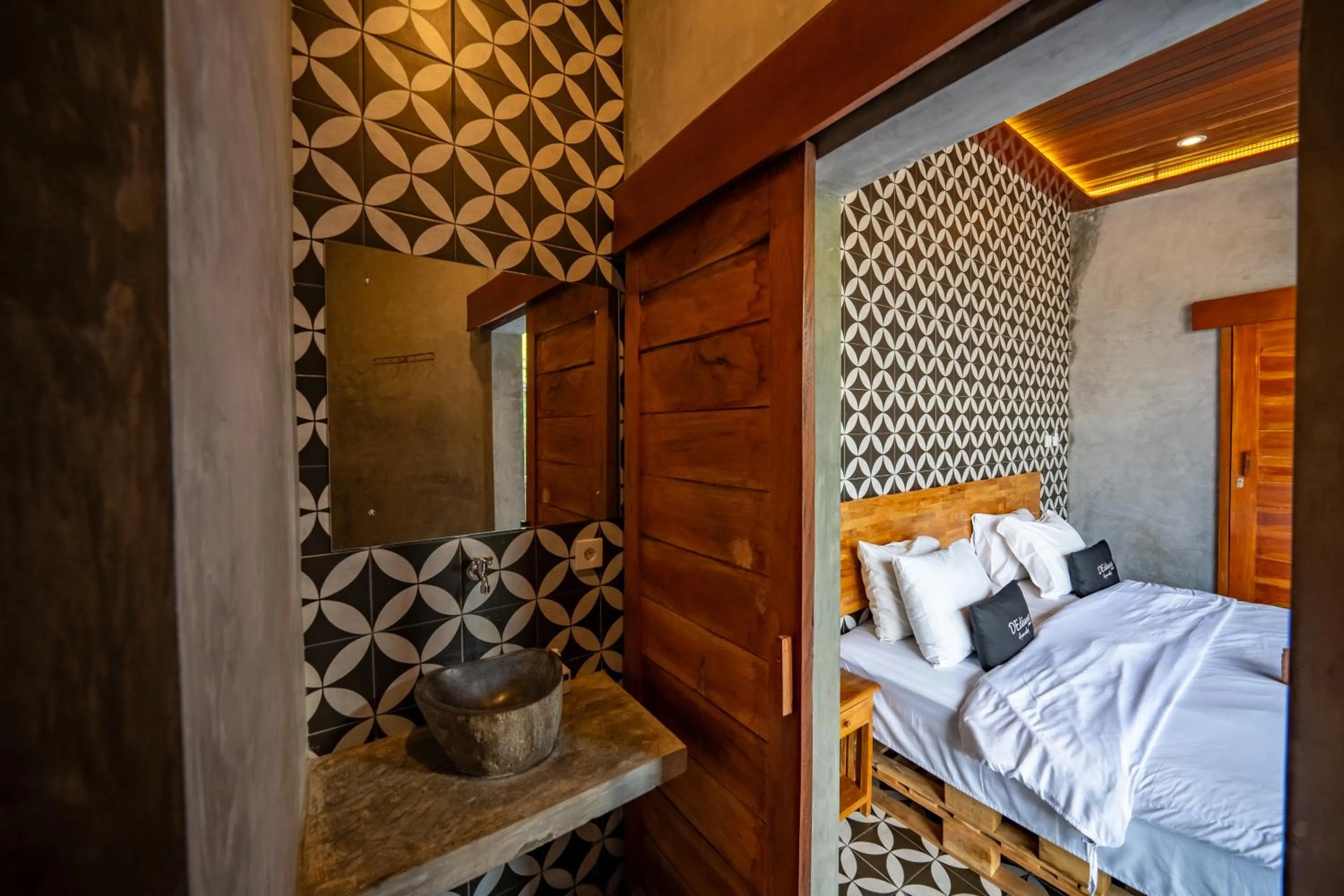 Bed in Dedeane Hotel & Yoga Retreat