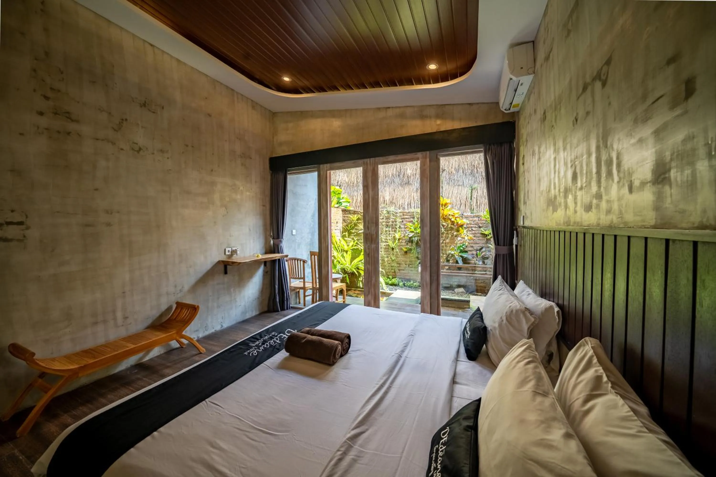 Bed in Dedeane Hotel & Yoga Retreat