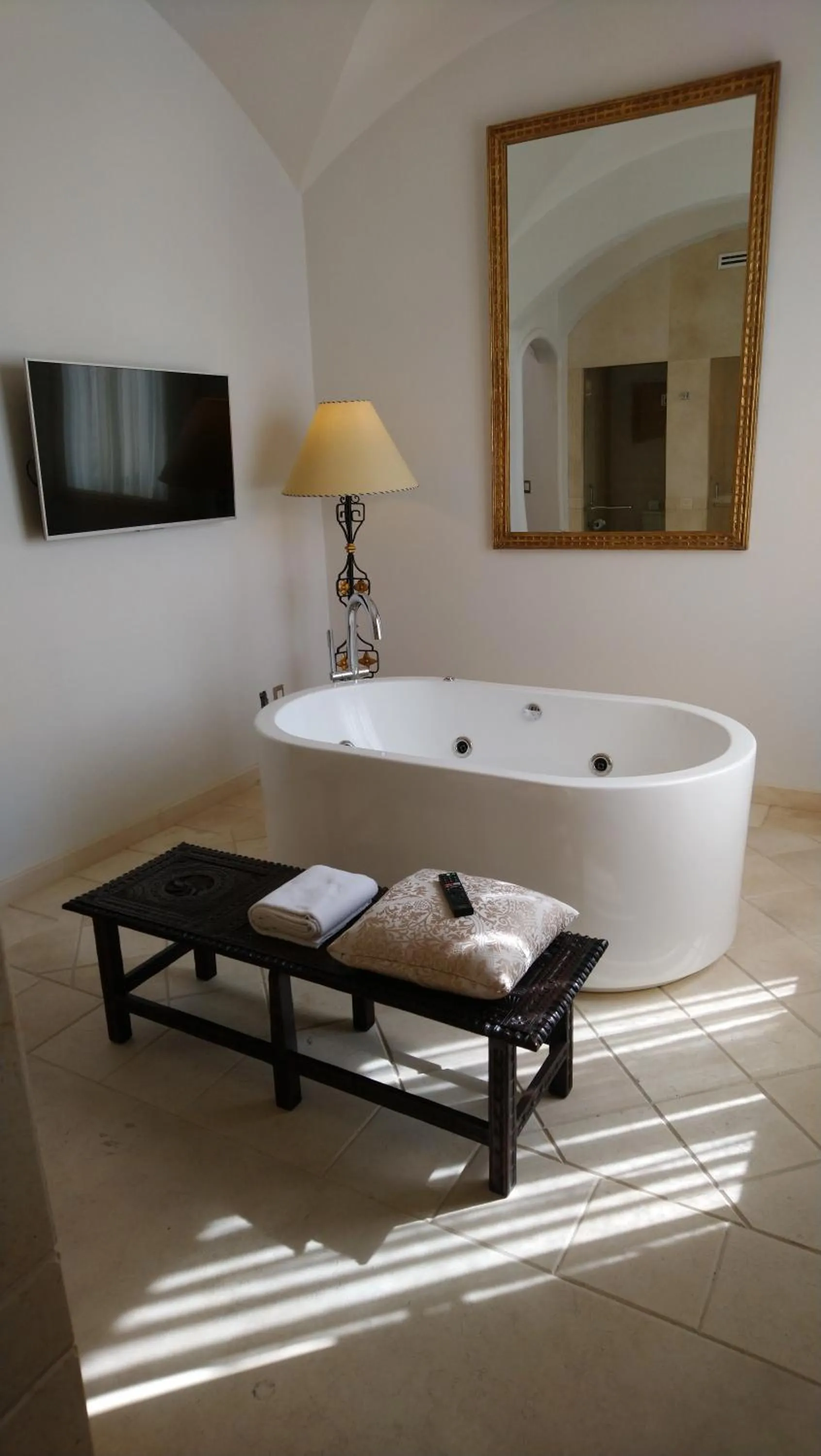 Hot Tub in Villa Antigua