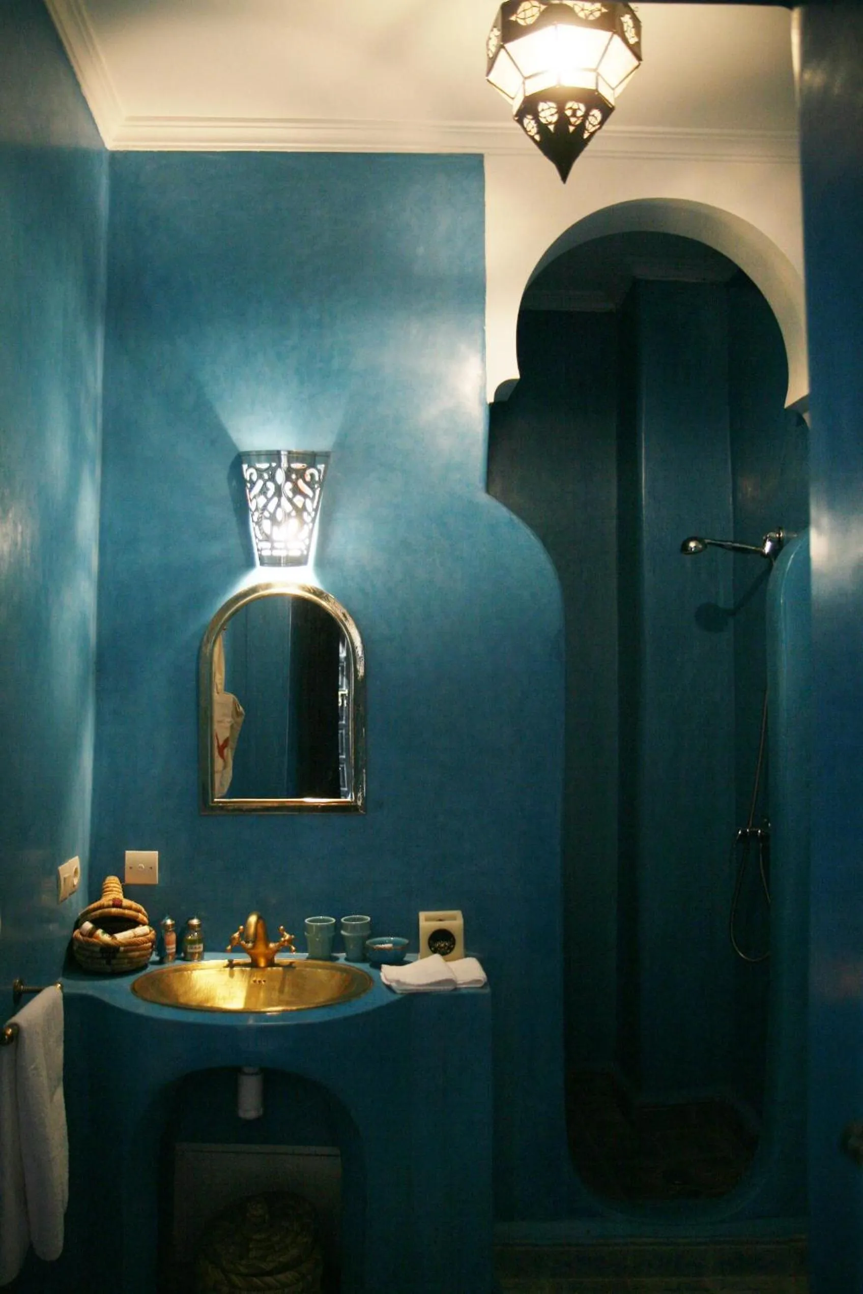 Bathroom in Riad Dar Zampa