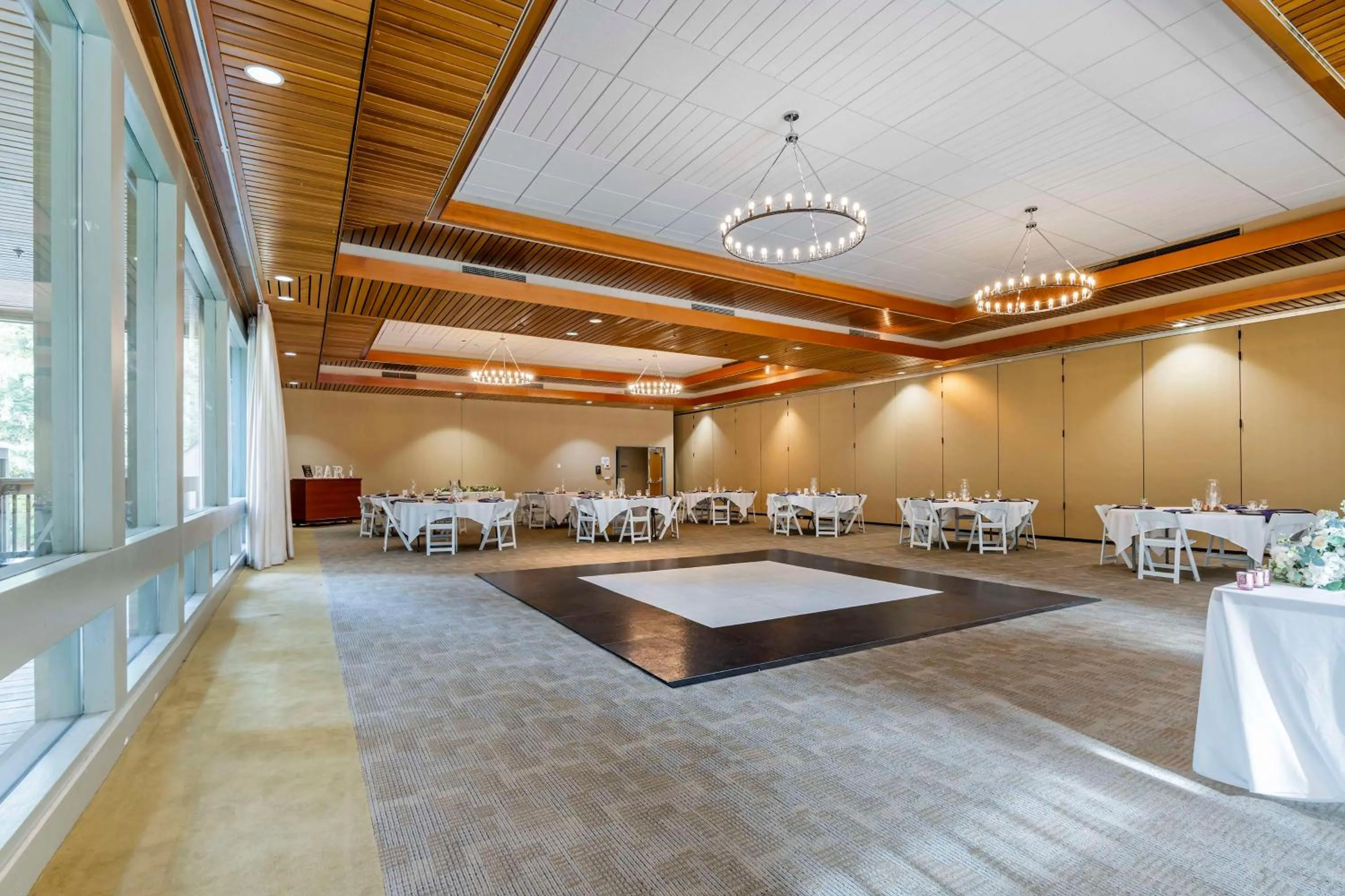 Meeting/conference room in BW Premier Collection, Mt Hood Oregon Resort
