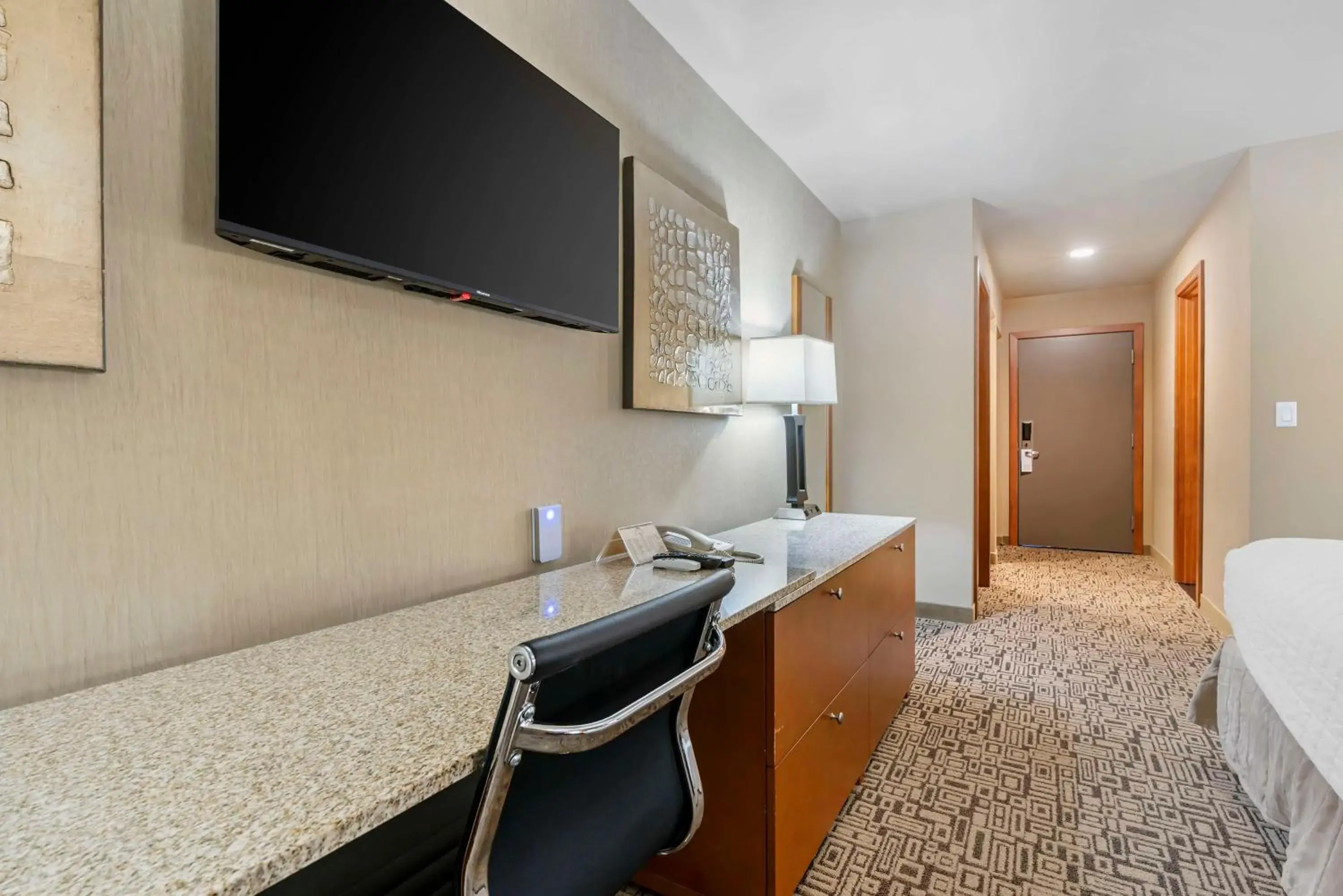 King Room with Patio - Pet Friendly in BW Premier Collection, Mt Hood Oregon Resort King Room with Patio - Pet Friendly in BW Premier Collection, Mt Hood Oregon Resort