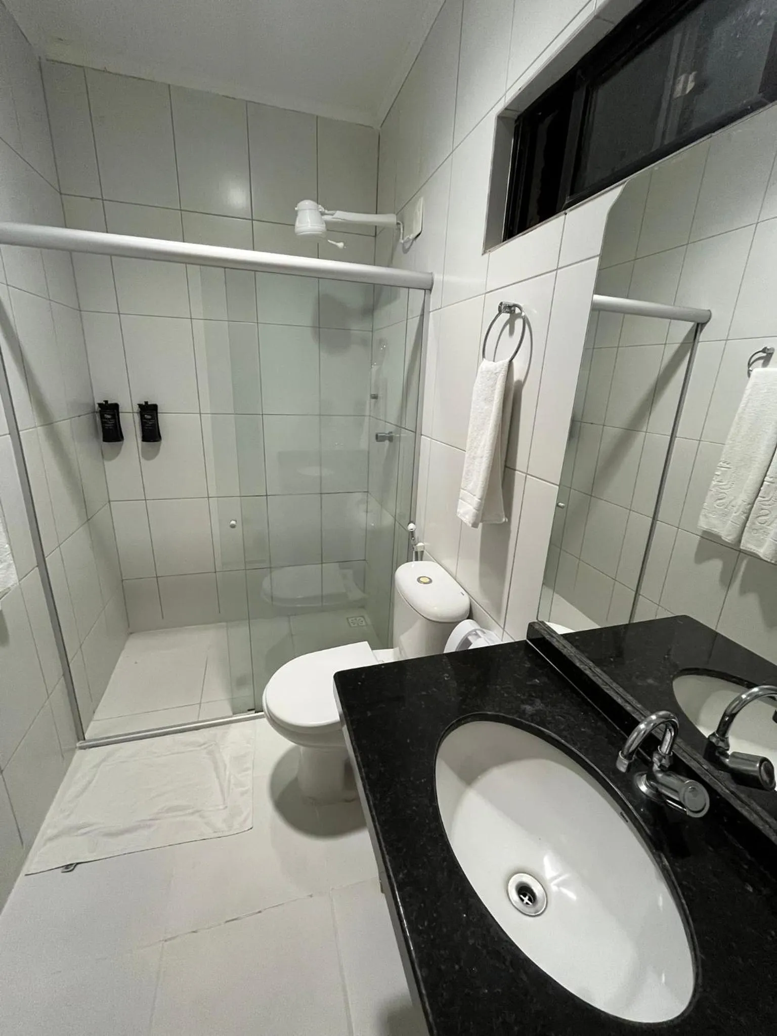 Shower in Águas Palace Hotel