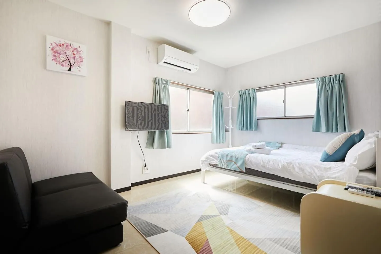 Bed in Mitsuba Guest House