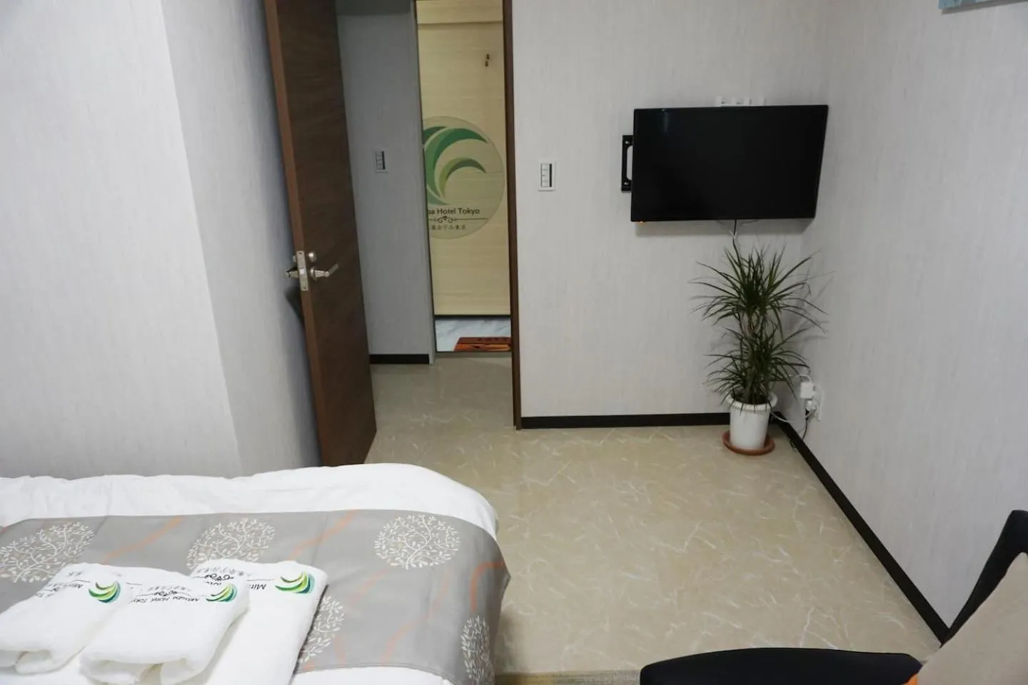 Bed in Mitsuba Guest House