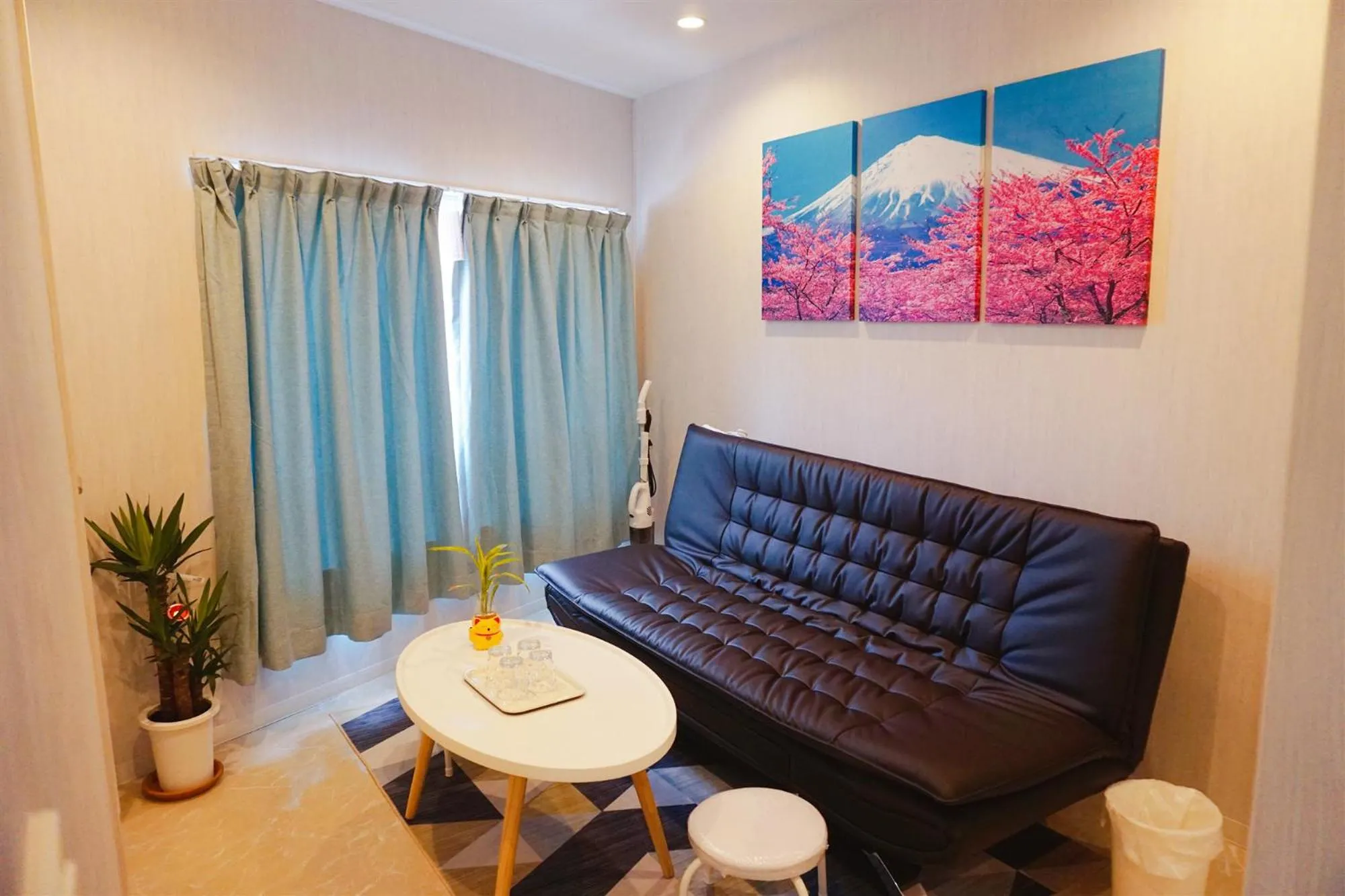 Living room in Mitsuba Guest House