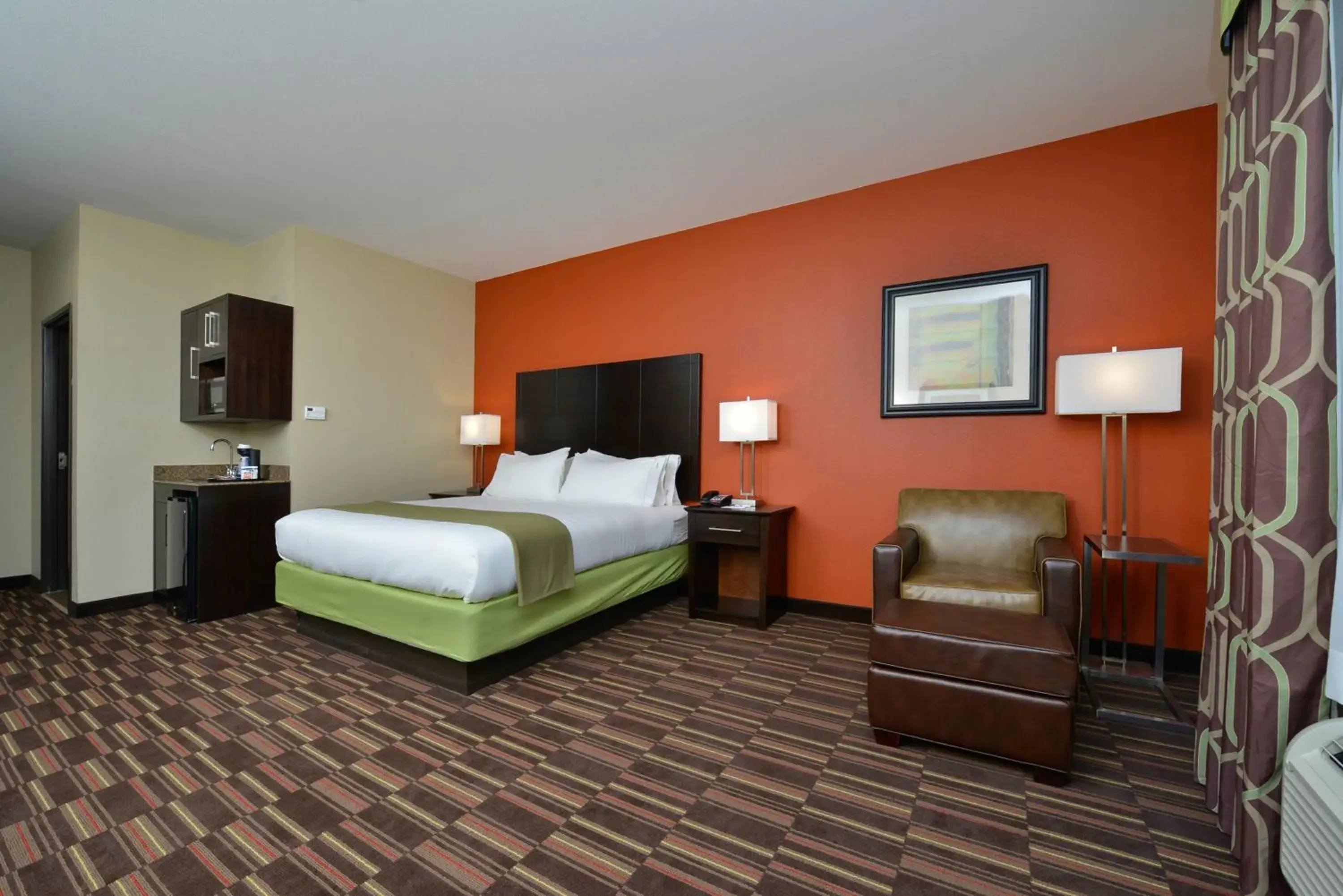Standard King Room in Holiday Inn Express Alva by IHG Standard King Room in Holiday Inn Express Alva by IHG