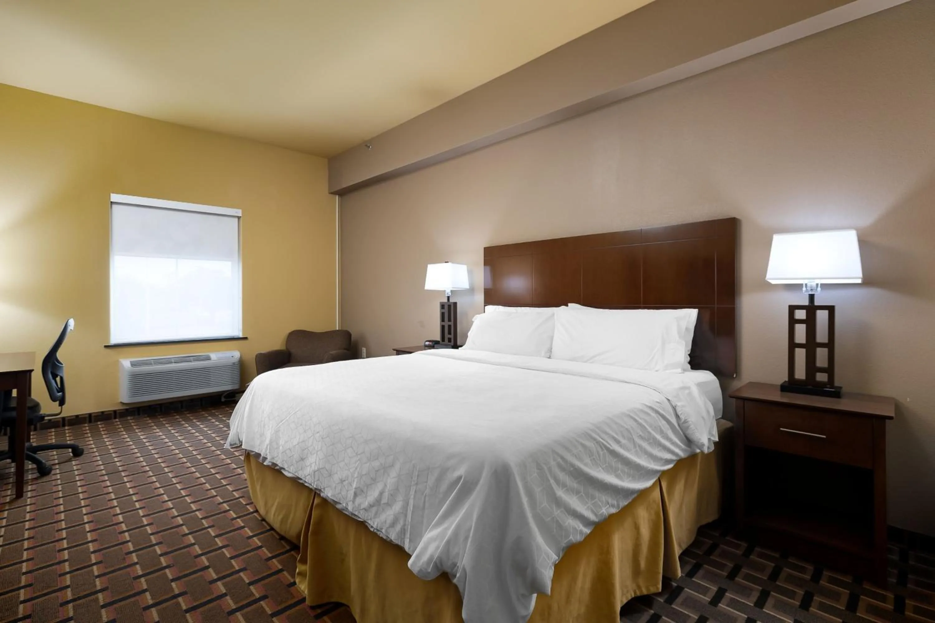 Photo of the whole room, Bed in Holiday Inn Express & Suites George West by IHG