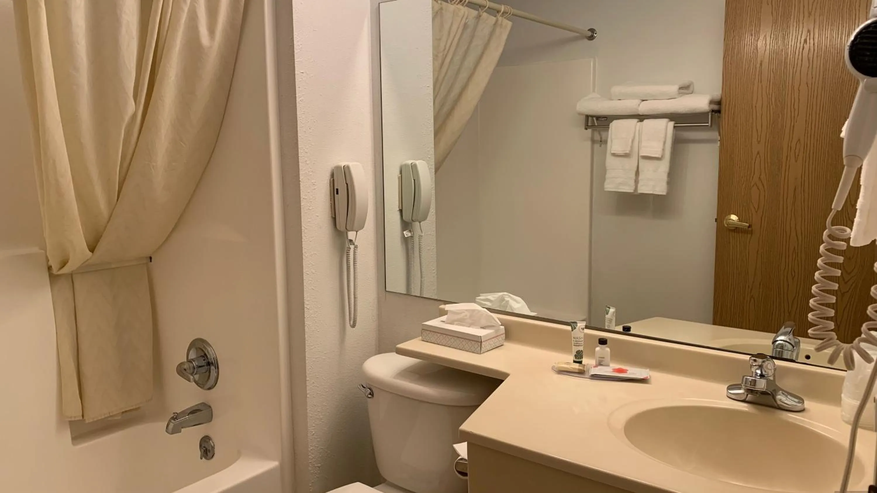 Bathroom in Fairbridge Inn and Suites - Miles City