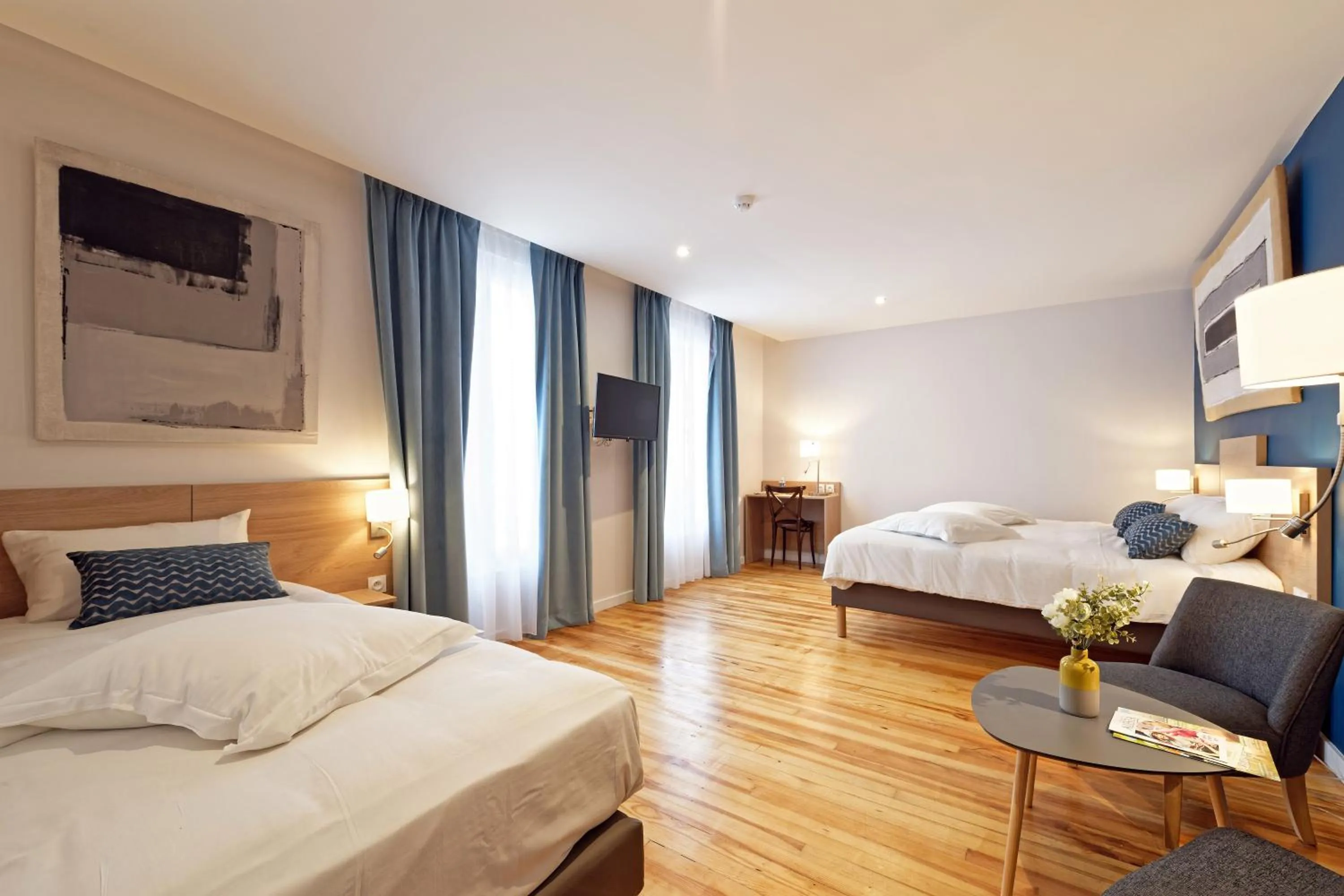 Bed in Contact Hôtel de la Gare et son restaurant Côte à Côte