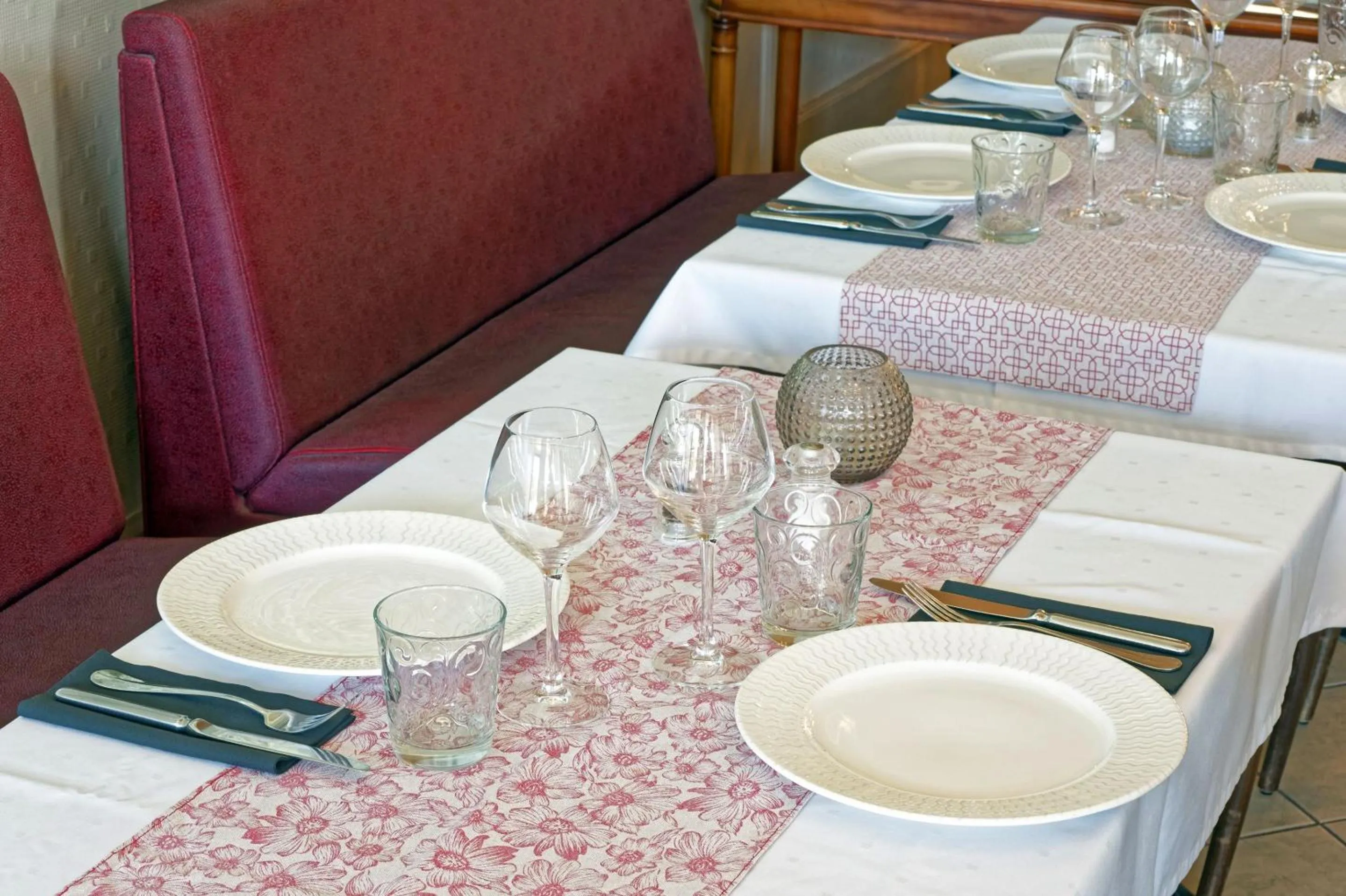 Restaurant/places to eat in Contact Hôtel de la Gare et son restaurant Côte à Côte