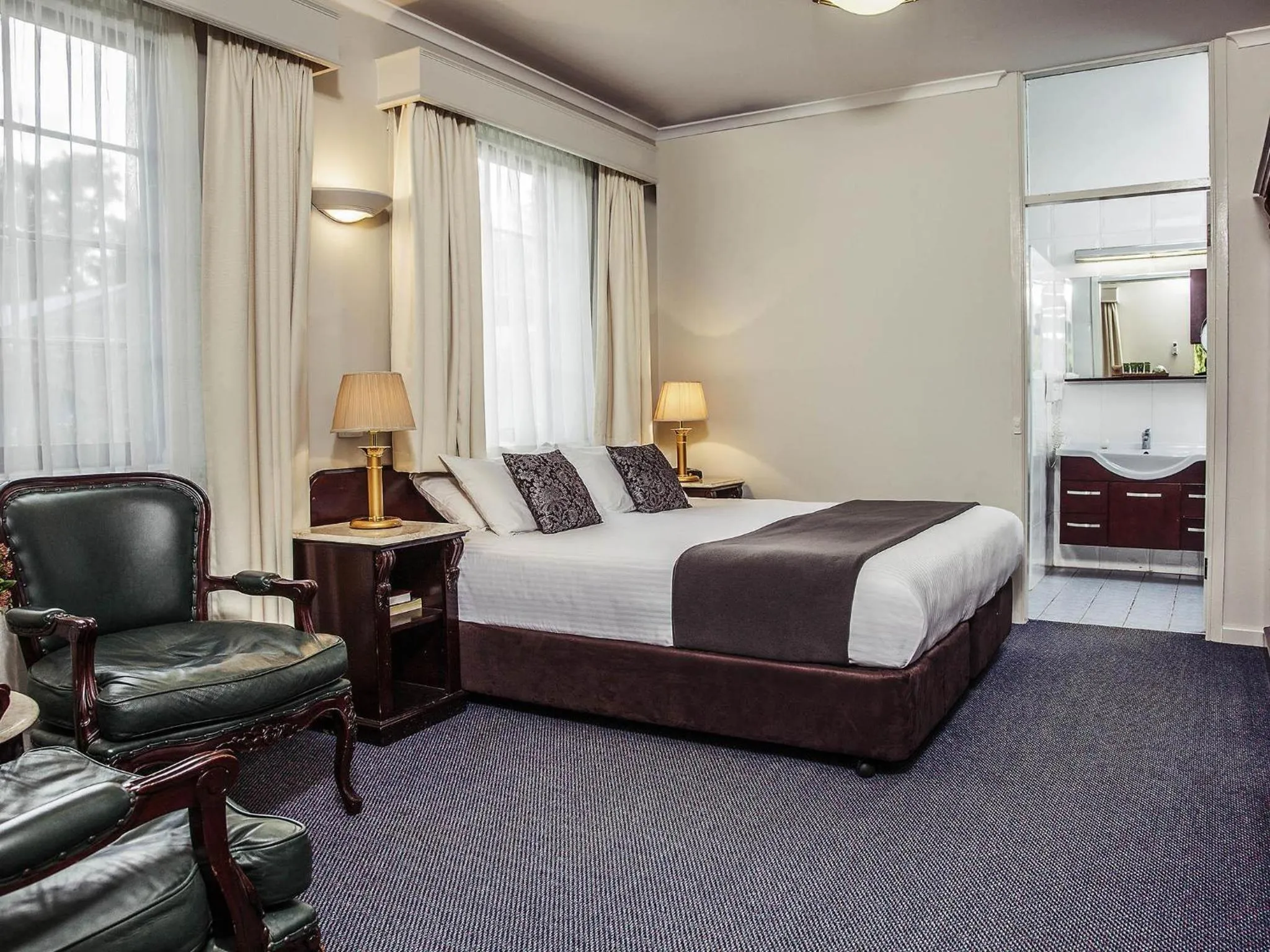 Bedroom, Bed in Mercure Ballarat Hotel & Convention Centre