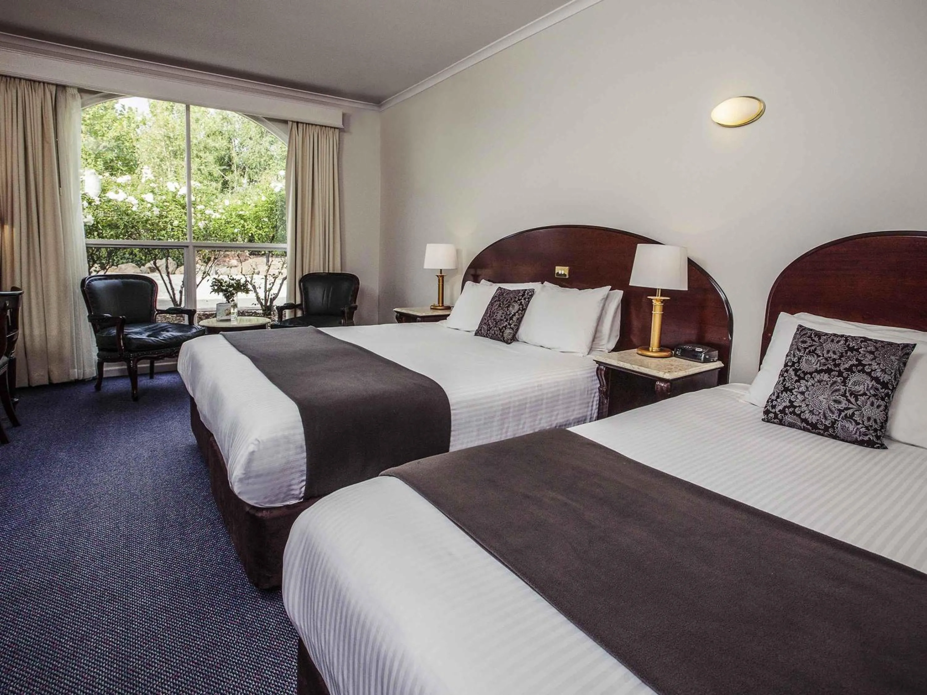 Bedroom, Bed in Mercure Ballarat Hotel & Convention Centre