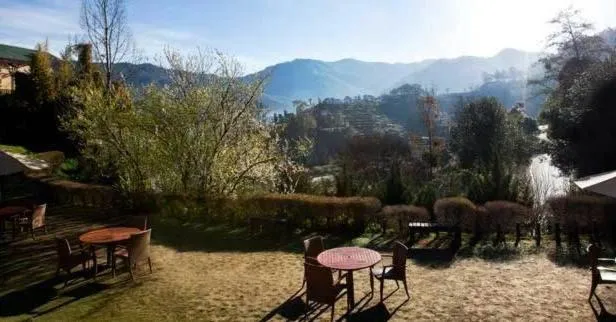 Restaurant/places to eat in Club Mahindra Binsar Valley