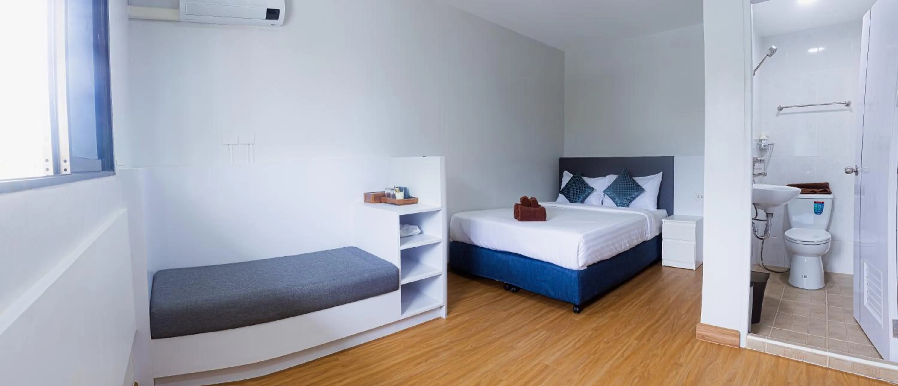 Bed in Silla Patong Boutique - Beach Walk Access