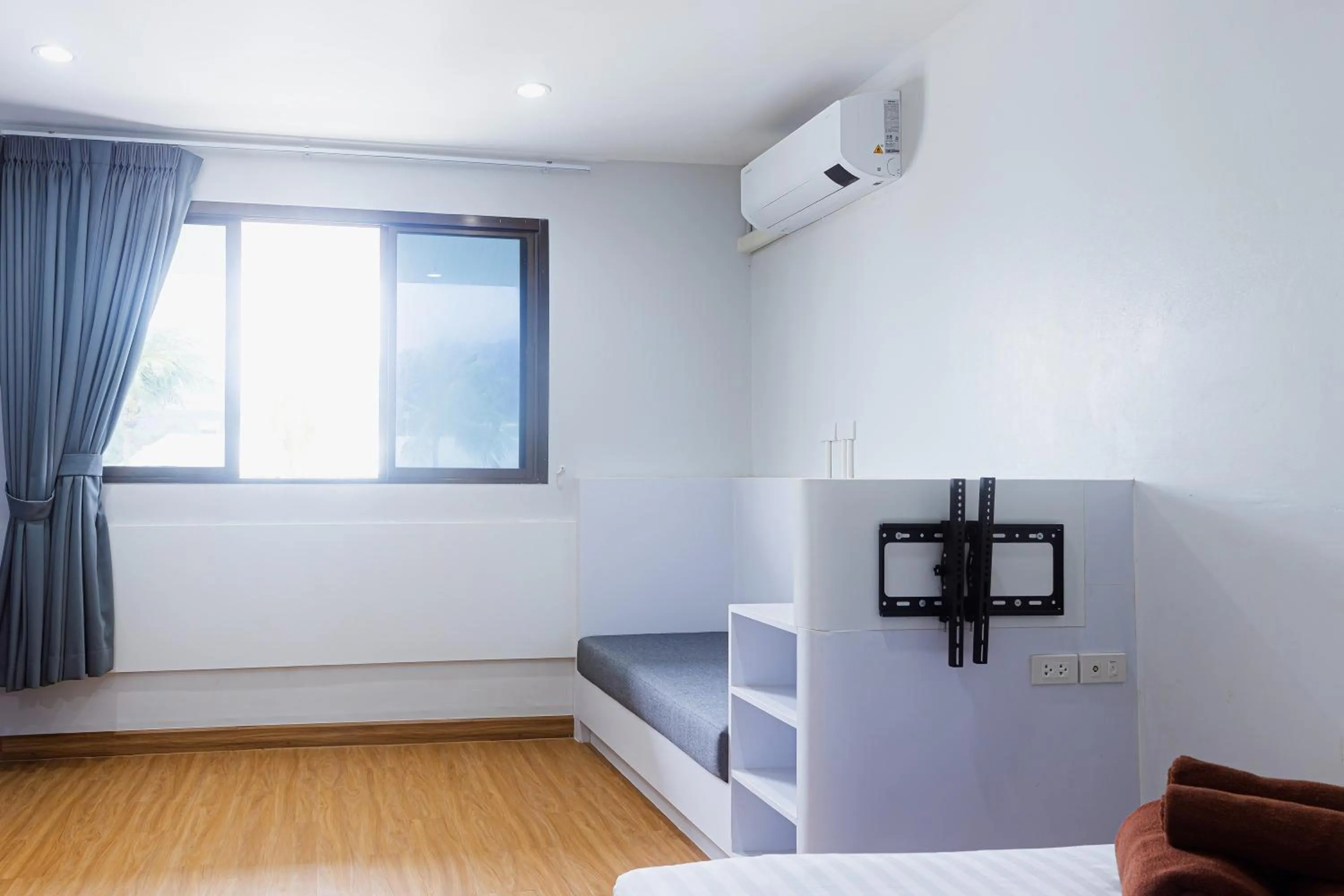 Bed in Silla Patong Boutique - Beach Walk Access